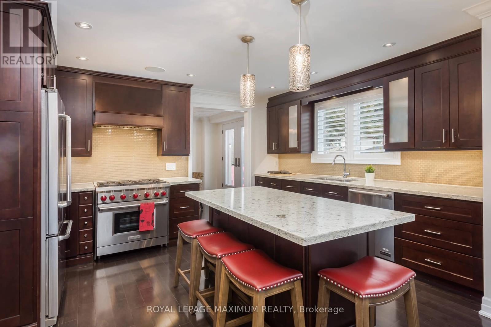 












55 ASHMOUNT CRESCENT

,
Toronto,




Ontario
M9R1C9

