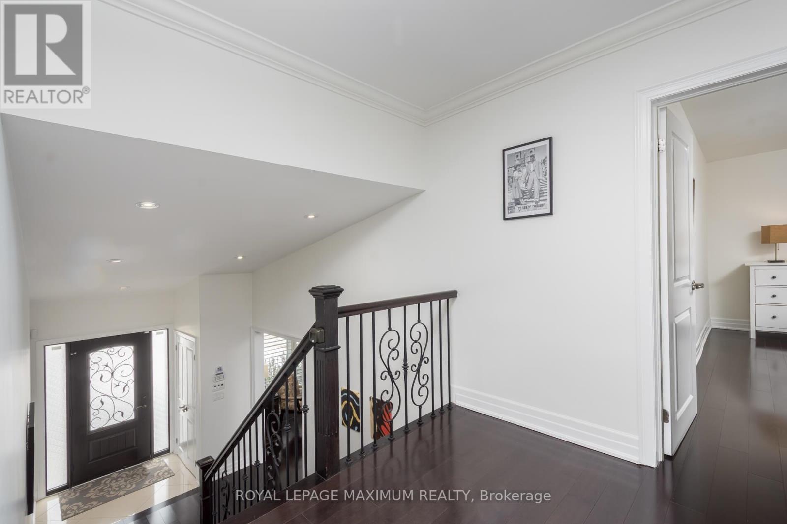 












55 ASHMOUNT CRESCENT

,
Toronto,




Ontario
M9R1C9

