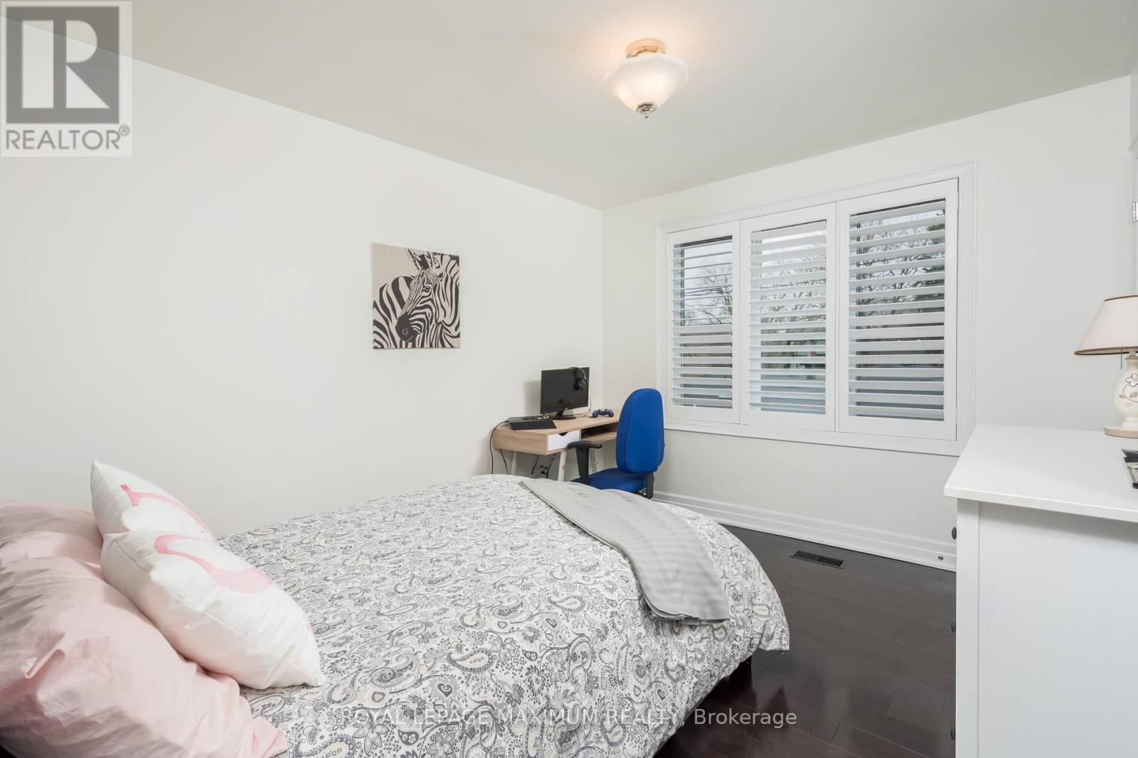 












55 ASHMOUNT CRESCENT

,
Toronto,




Ontario
M9R1C9

