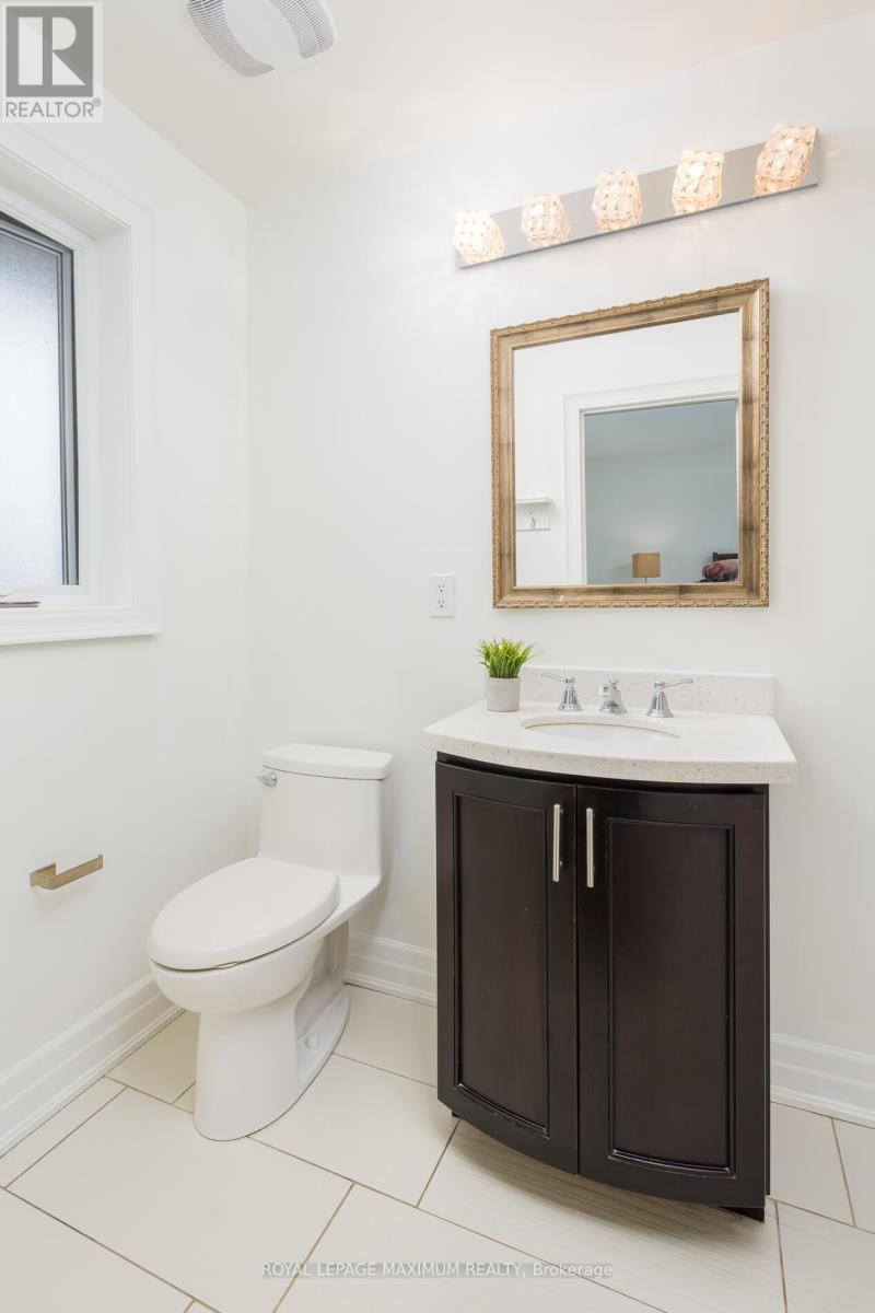 












55 ASHMOUNT CRESCENT

,
Toronto,




Ontario
M9R1C9

