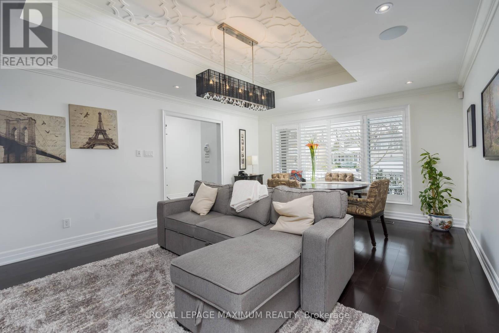 












55 ASHMOUNT CRESCENT

,
Toronto,




Ontario
M9R1C9

