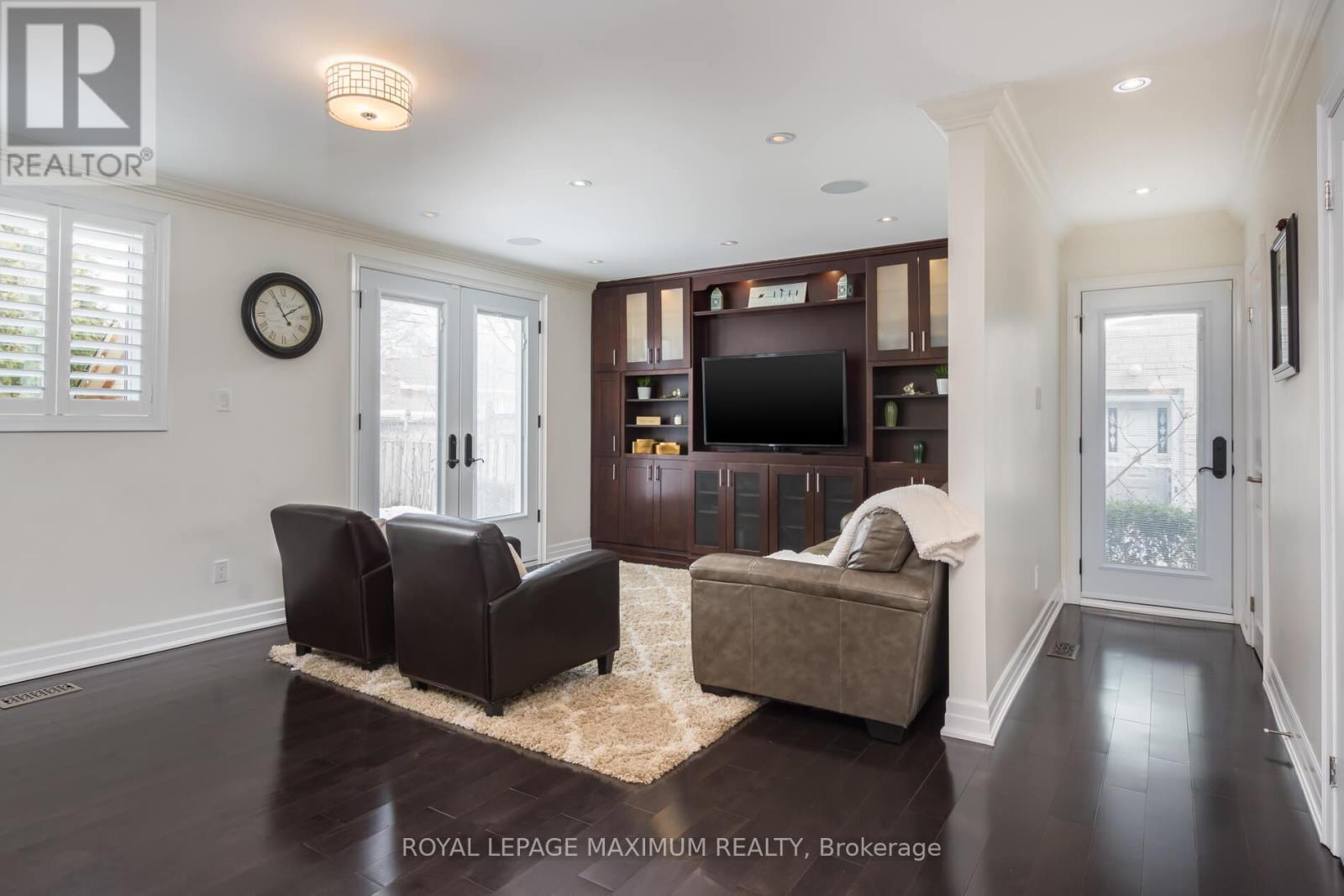 












55 ASHMOUNT CRESCENT

,
Toronto,




Ontario
M9R1C9

