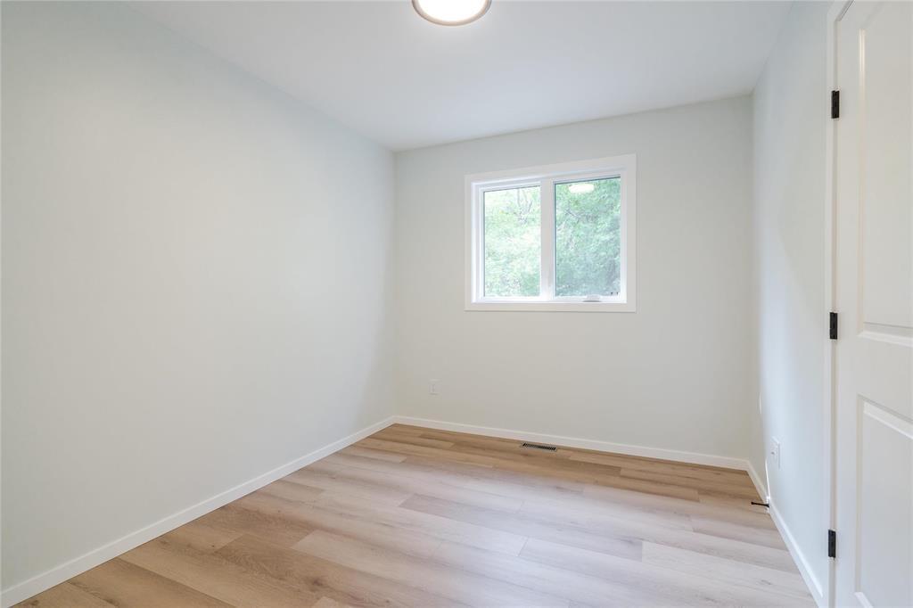 












307 Normandeau Avenue

,
Ste Anne,




Manitoba
R5H0B1

