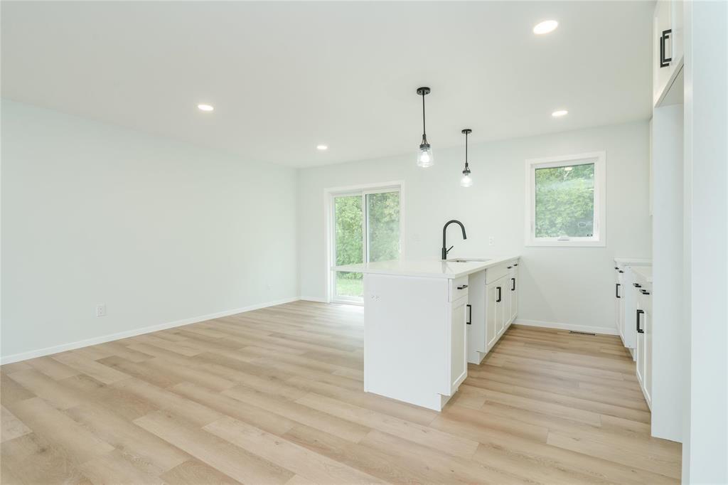 












307 Normandeau Avenue

,
Ste Anne,




Manitoba
R5H0B1

