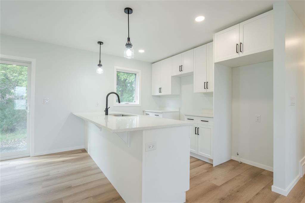 












307 Normandeau Avenue

,
Ste Anne,




Manitoba
R5H0B1

