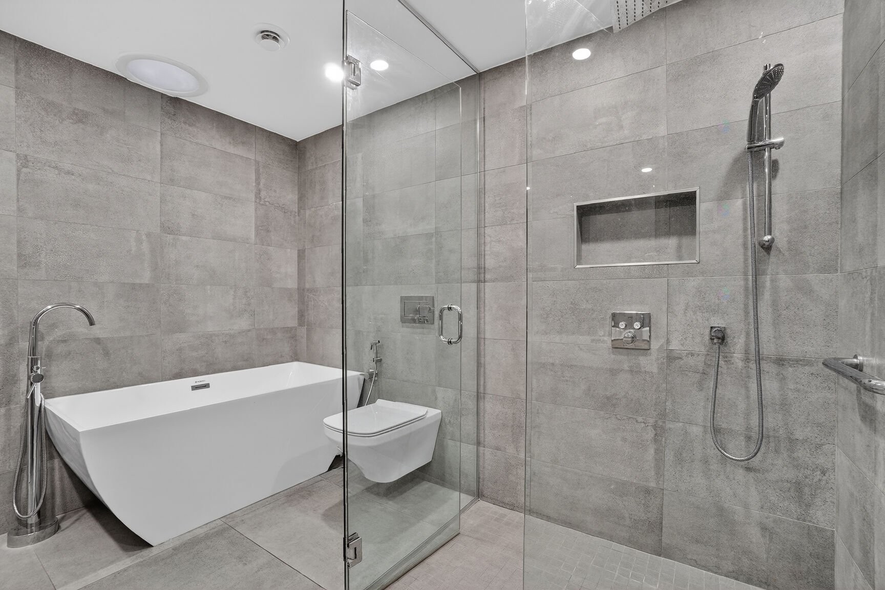 









185

 - 187


Rue Varry

,
Montréal (Saint-Laurent),




QC
H4N1A4

