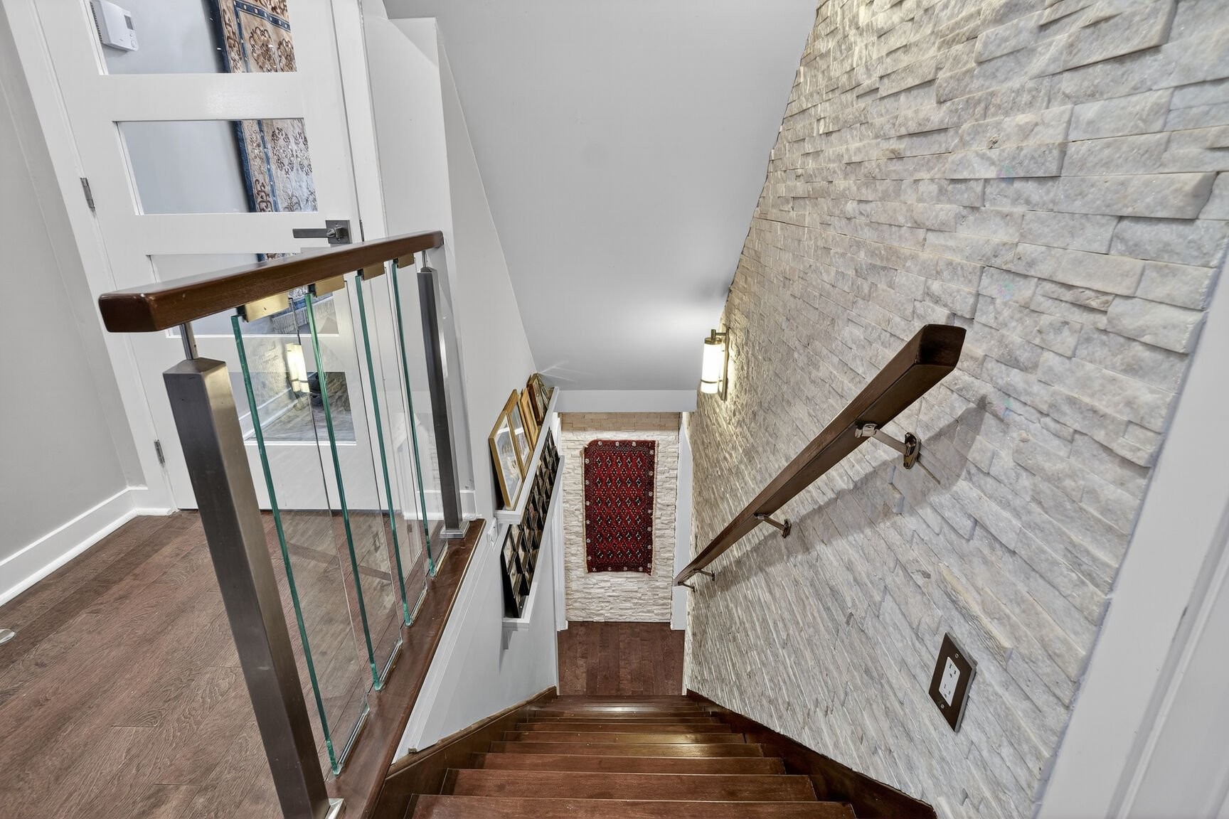 









185

 - 187


Rue Varry

,
Montréal (Saint-Laurent),




QC
H4N1A4

