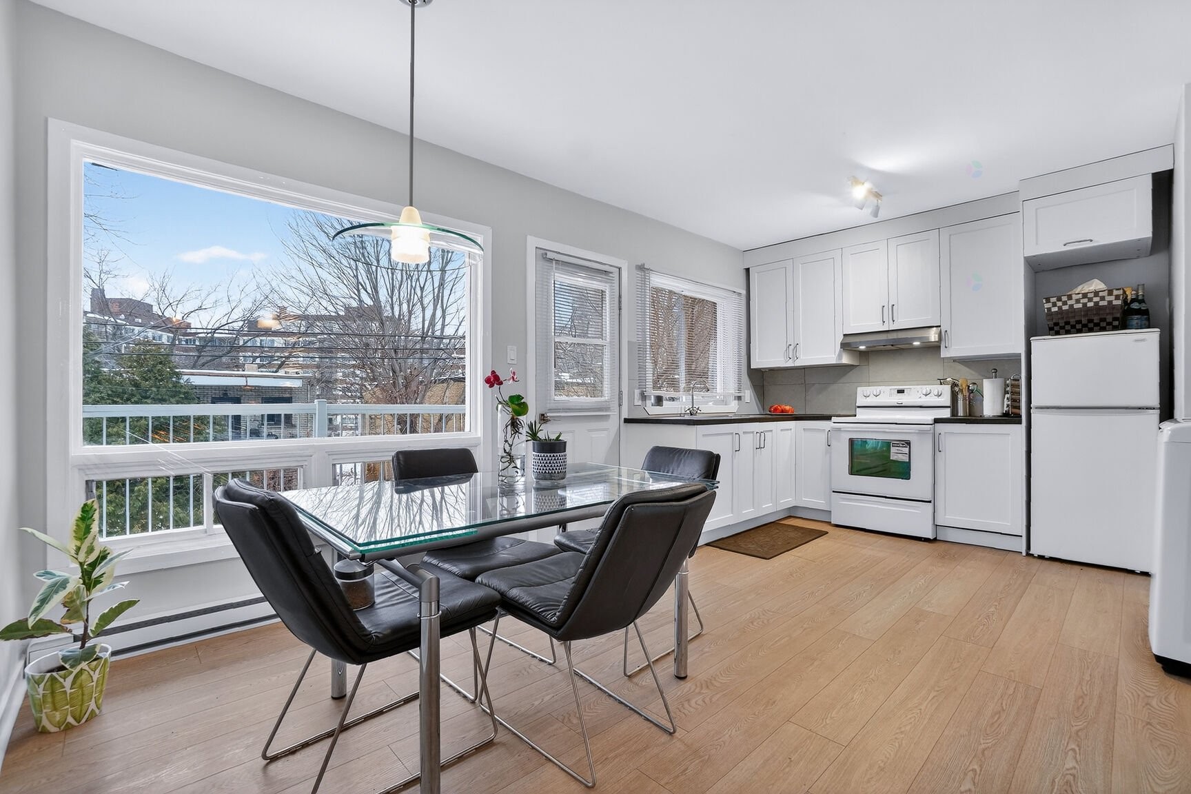 









185

 - 187


Rue Varry

,
Montréal (Saint-Laurent),




QC
H4N1A4

