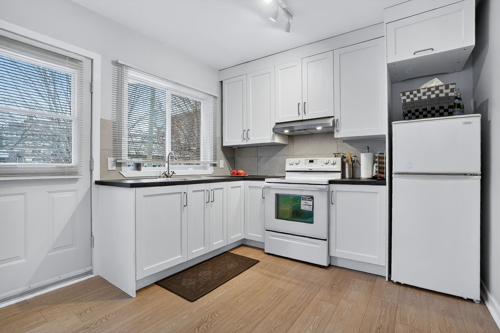 









185

 - 187


Rue Varry

,
Montréal (Saint-Laurent),




QC
H4N1A4

