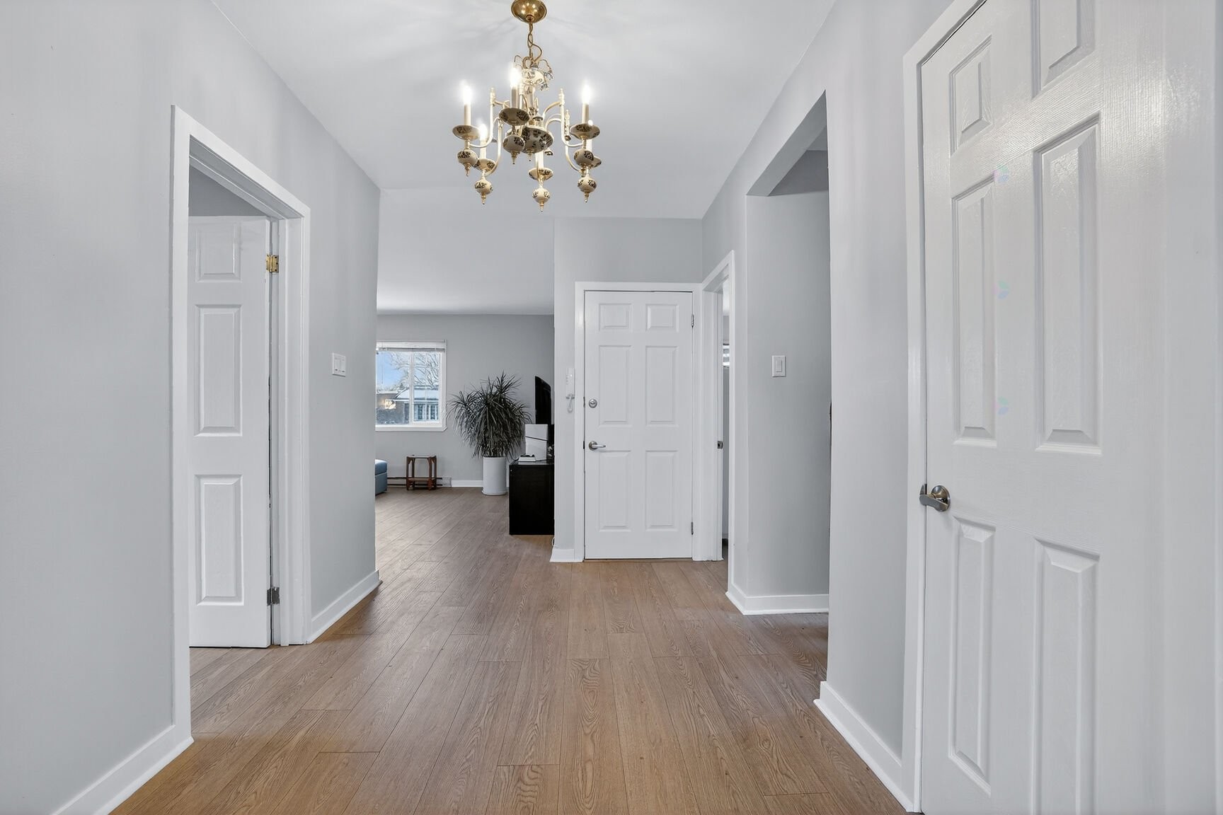 









185

 - 187


Rue Varry

,
Montréal (Saint-Laurent),




QC
H4N1A4

