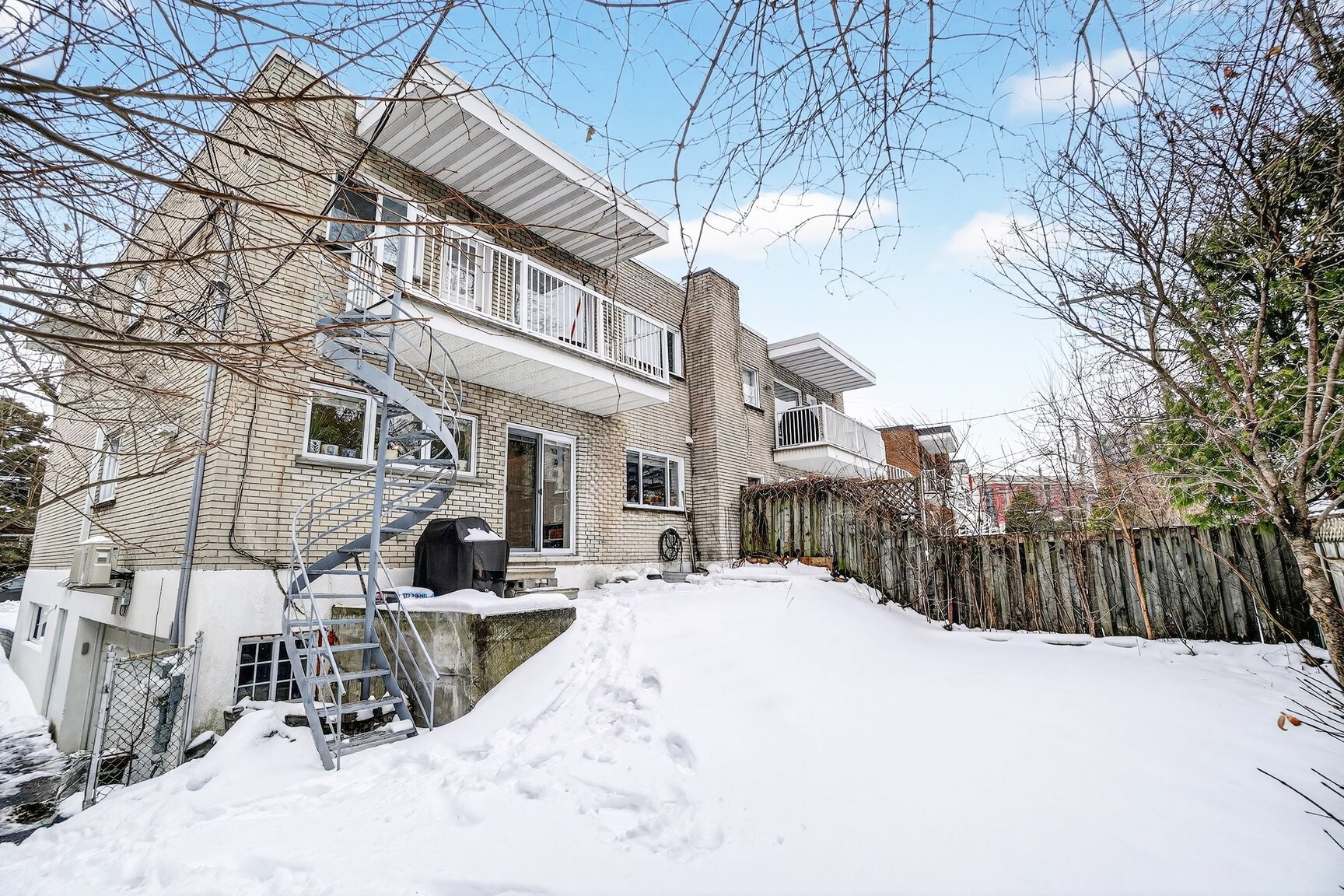 









185

 - 187


Rue Varry

,
Montréal (Saint-Laurent),




QC
H4N1A4

