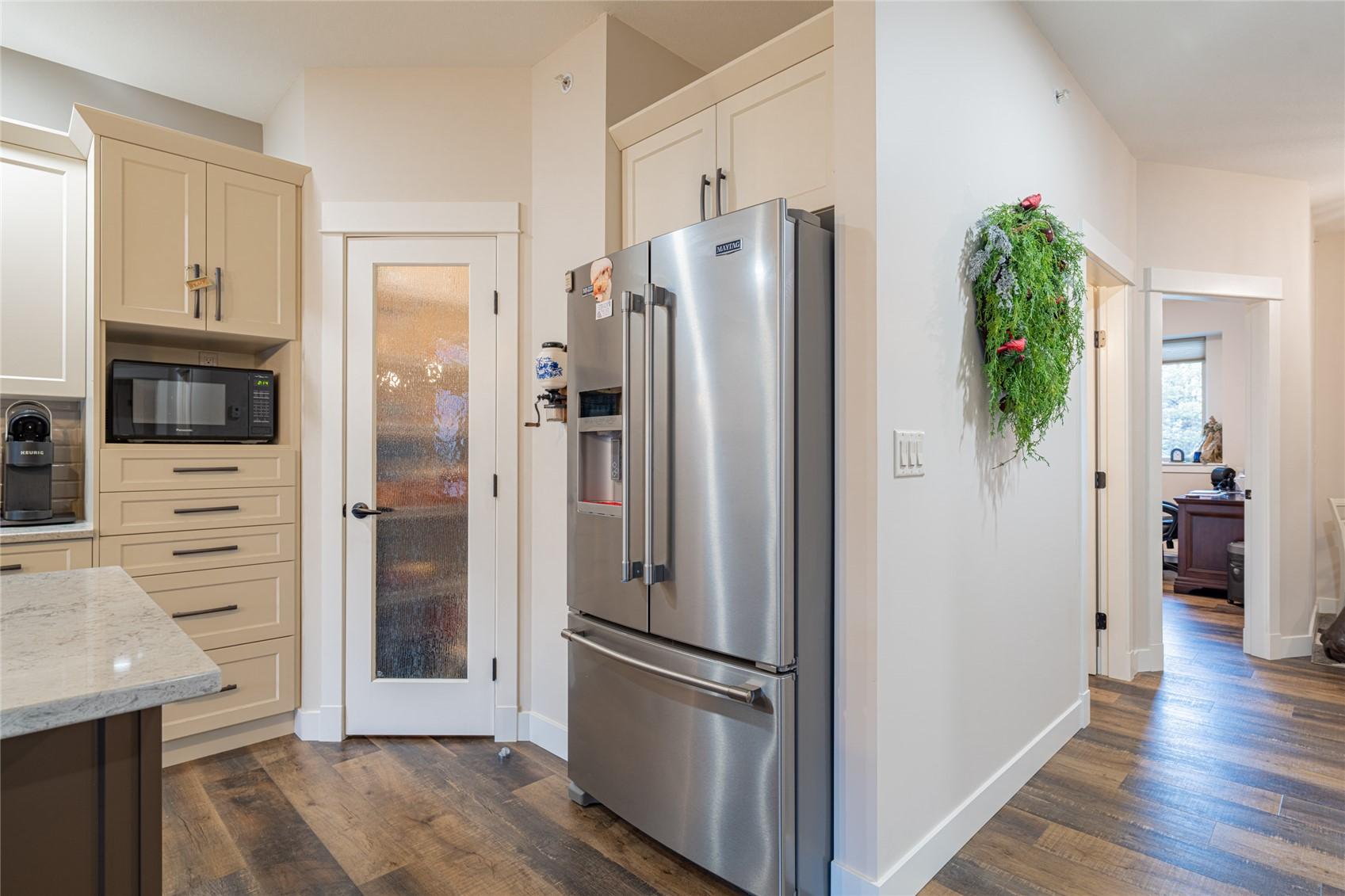 









2444


York

Avenue, 3,
Armstrong,




BC
V0E 1B1

