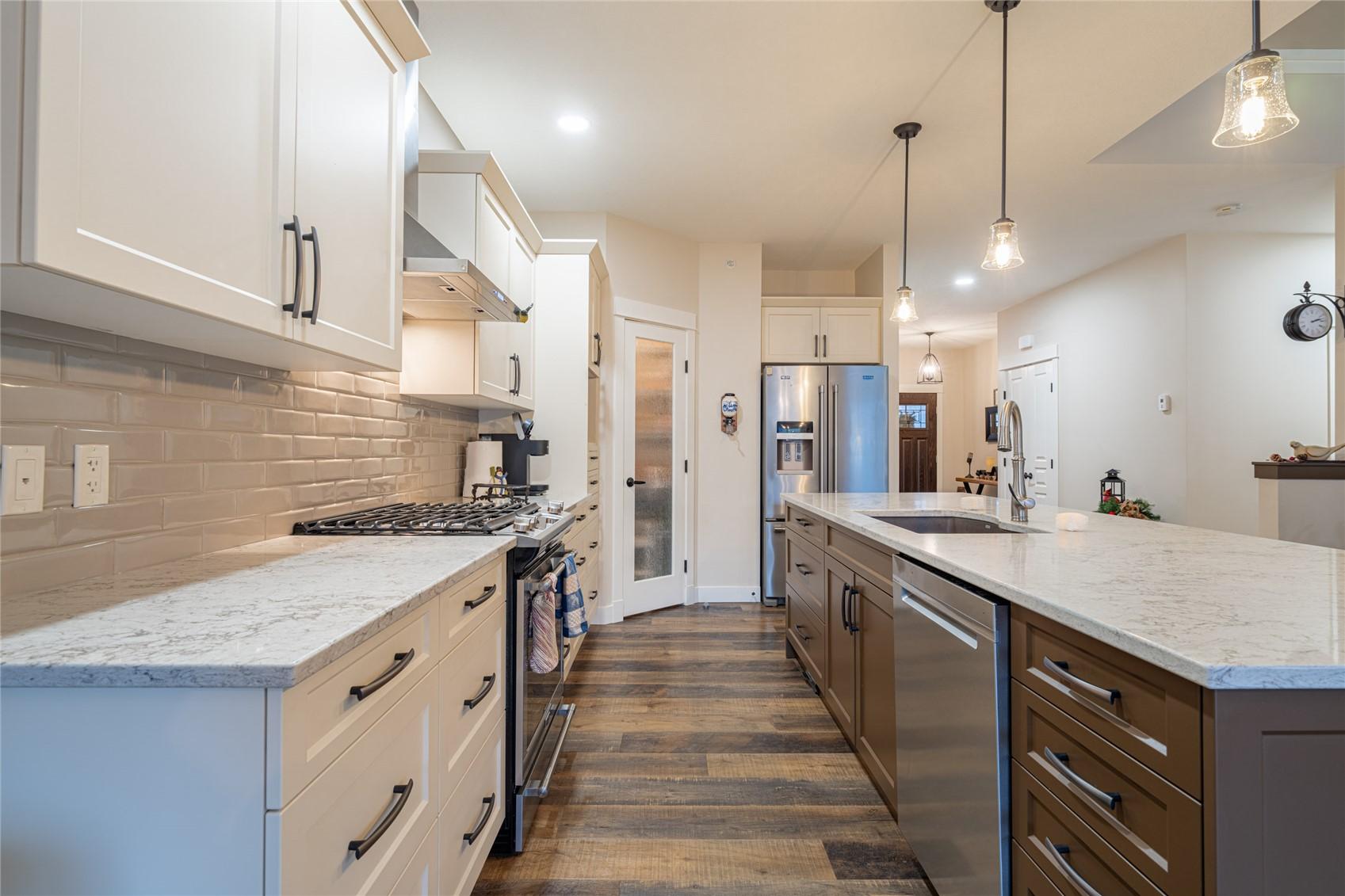 









2444


York

Avenue, 3,
Armstrong,




BC
V0E 1B1

