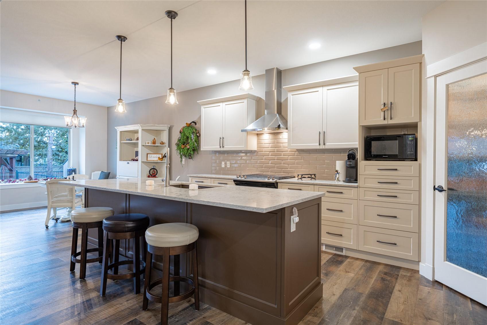 









2444


York

Avenue, 3,
Armstrong,




BC
V0E 1B1

