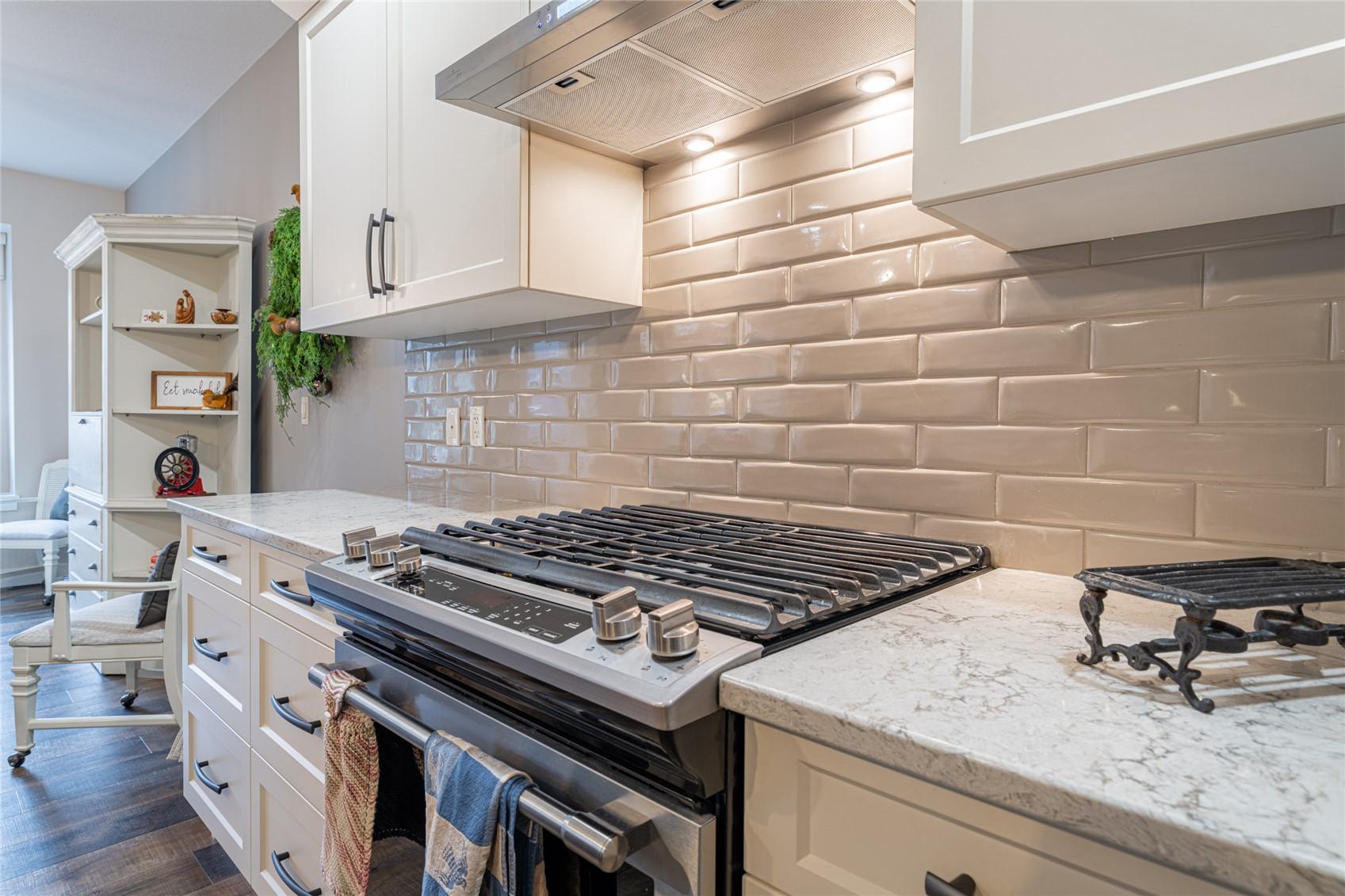 









2444


York

Avenue, 3,
Armstrong,




BC
V0E 1B1

