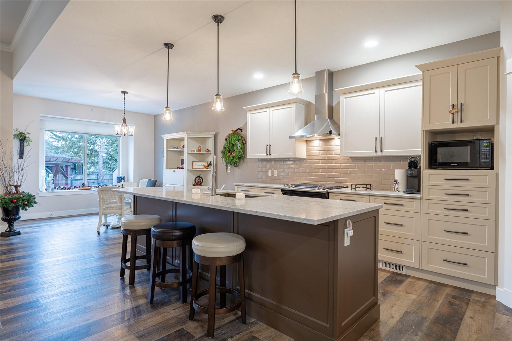 









2444


York

Avenue, 3,
Armstrong,




BC
V0E 1B1

