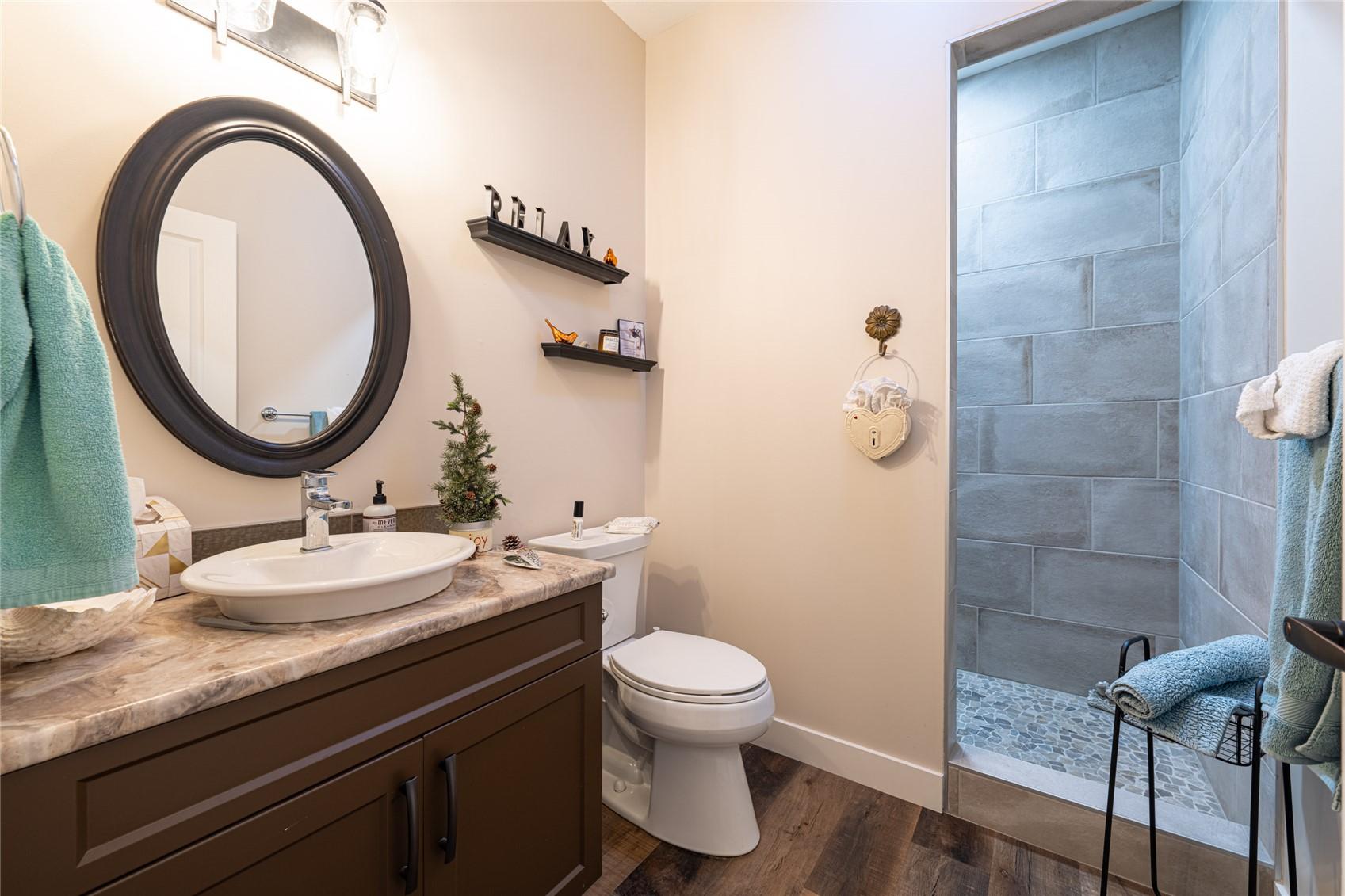 









2444


York

Avenue, 3,
Armstrong,




BC
V0E 1B1

