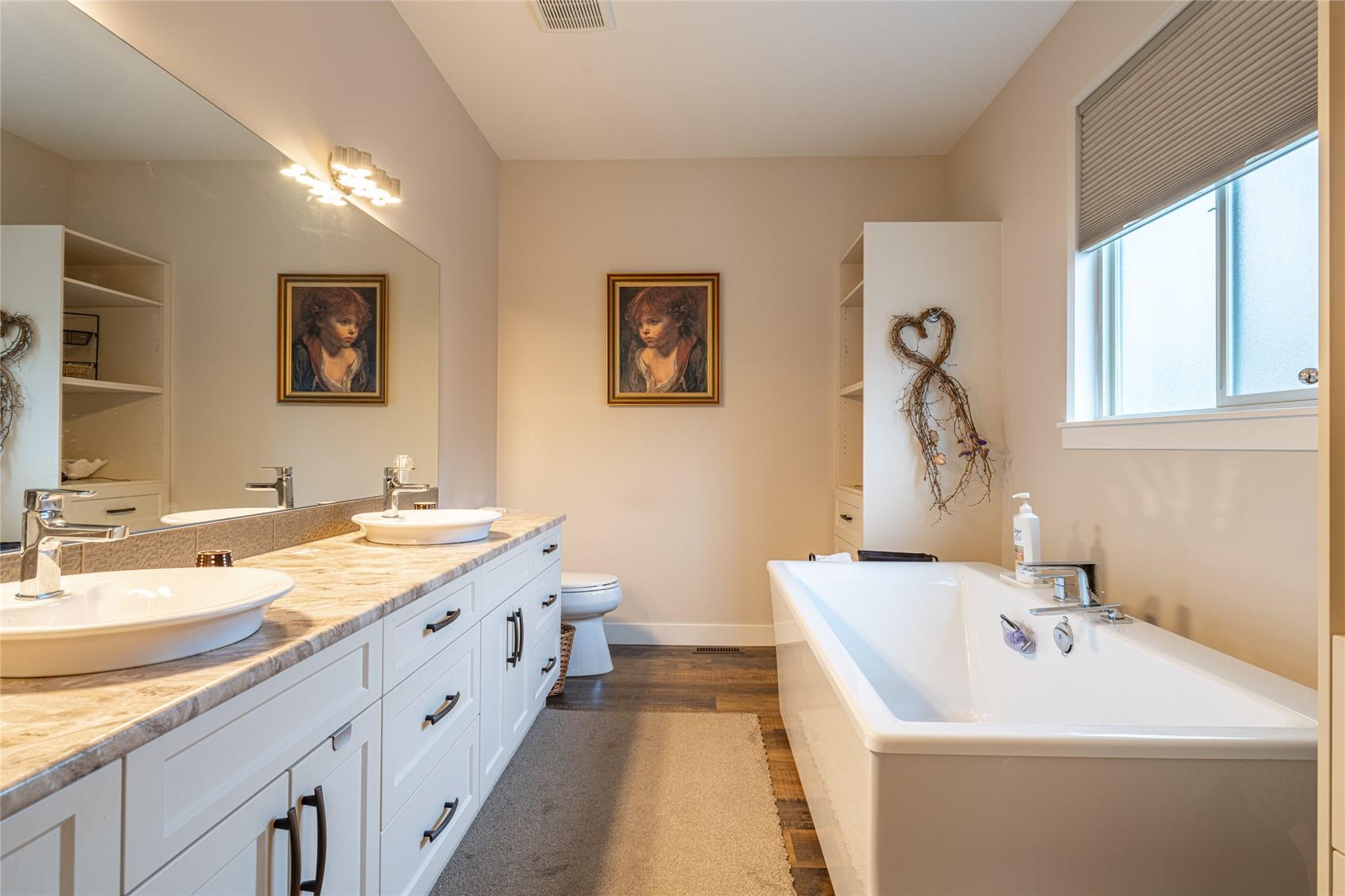 









2444


York

Avenue, 3,
Armstrong,




BC
V0E 1B1

