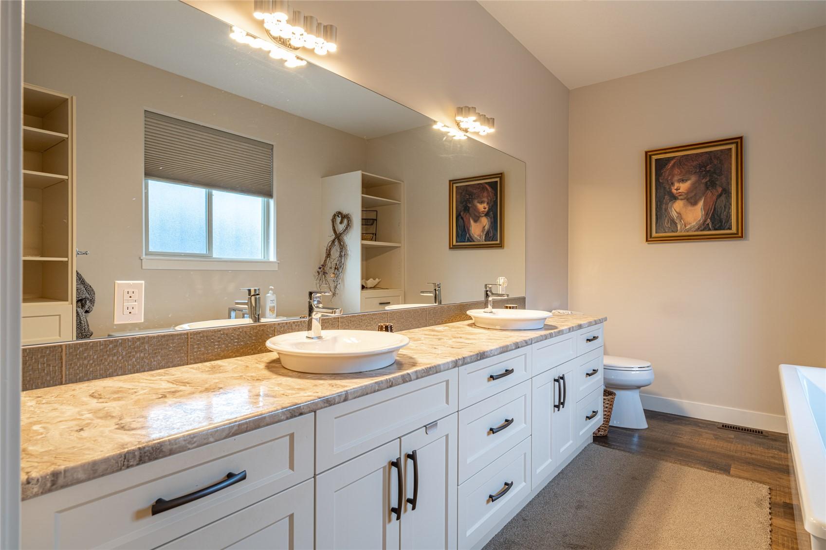 









2444


York

Avenue, 3,
Armstrong,




BC
V0E 1B1

