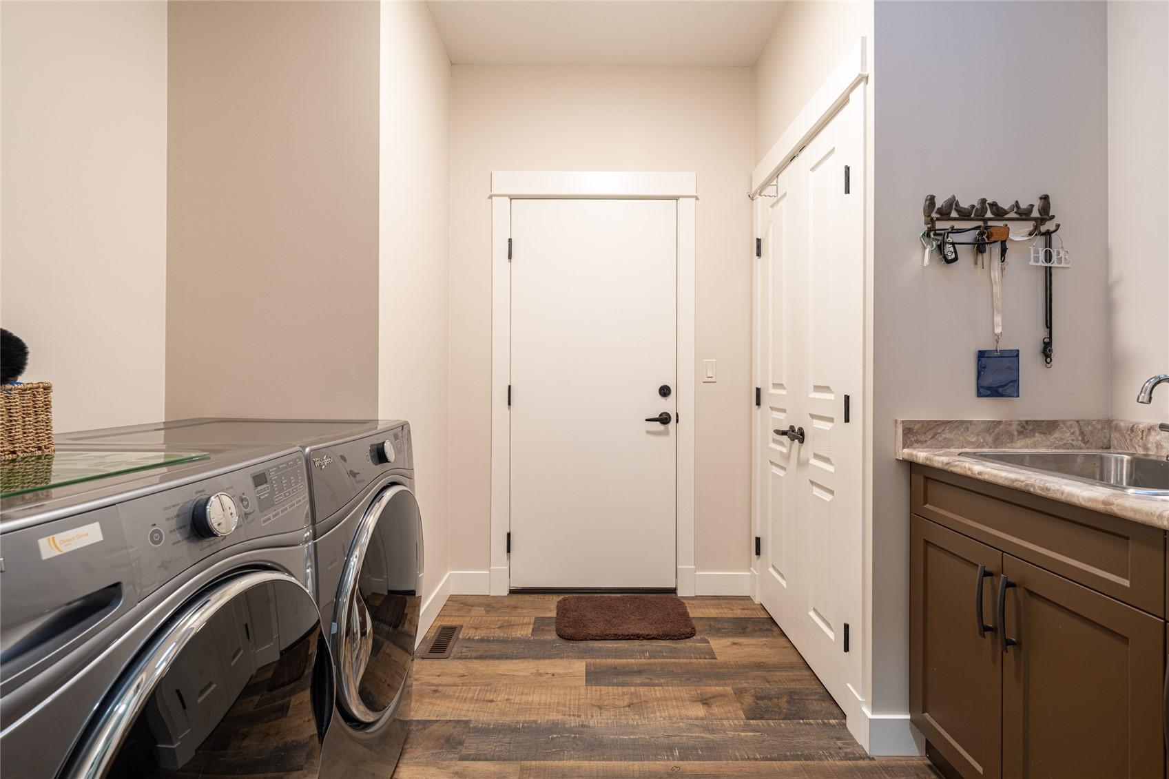 









2444


York

Avenue, 3,
Armstrong,




BC
V0E 1B1

