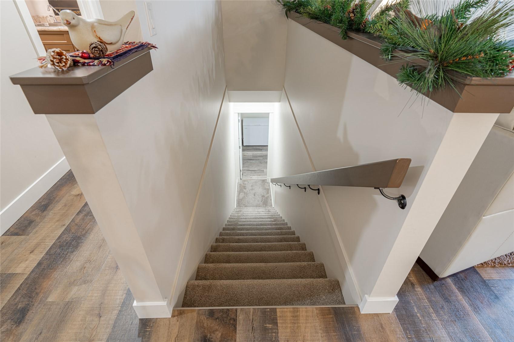 









2444


York

Avenue, 3,
Armstrong,




BC
V0E 1B1

