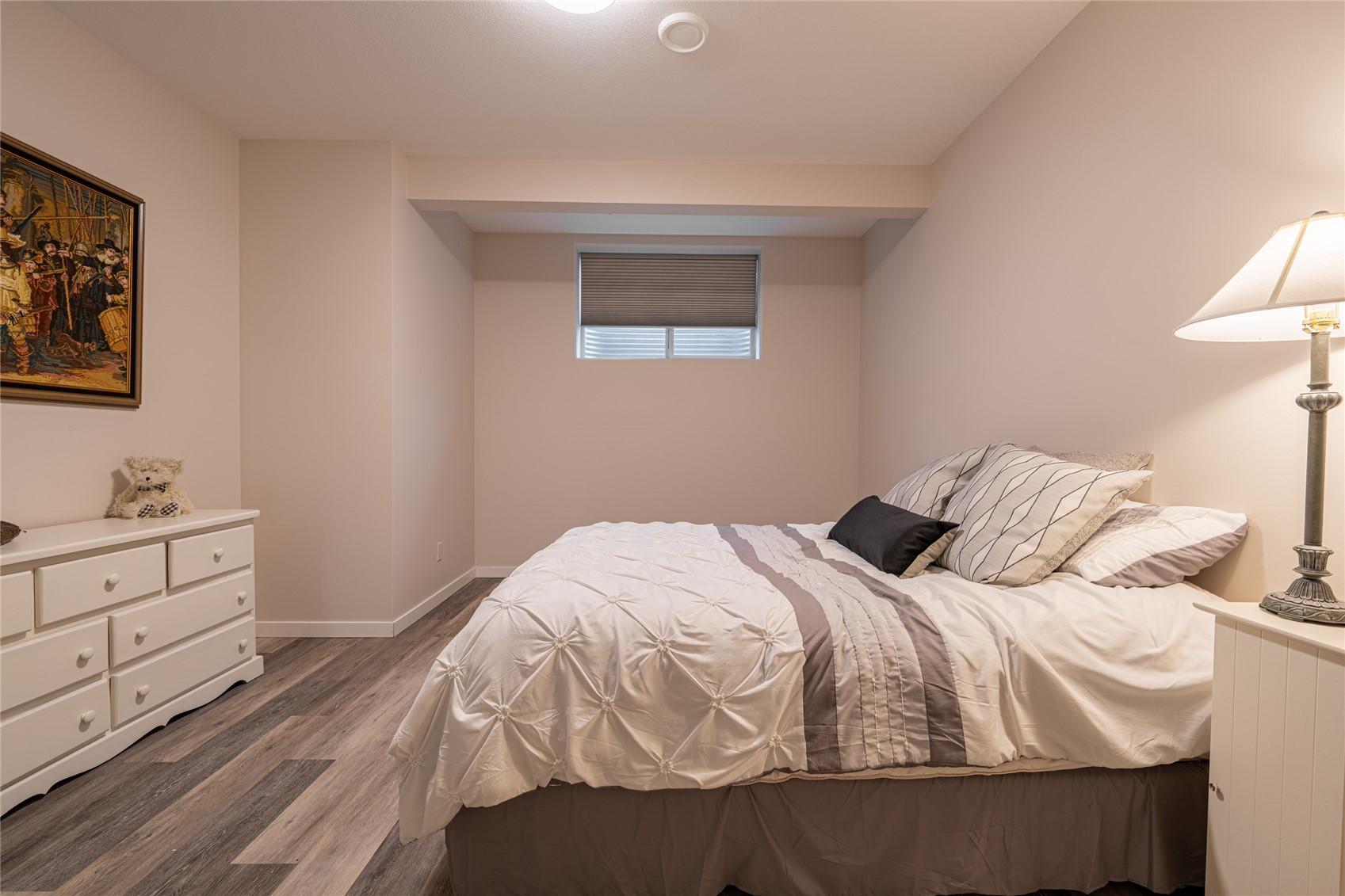 









2444


York

Avenue, 3,
Armstrong,




BC
V0E 1B1

