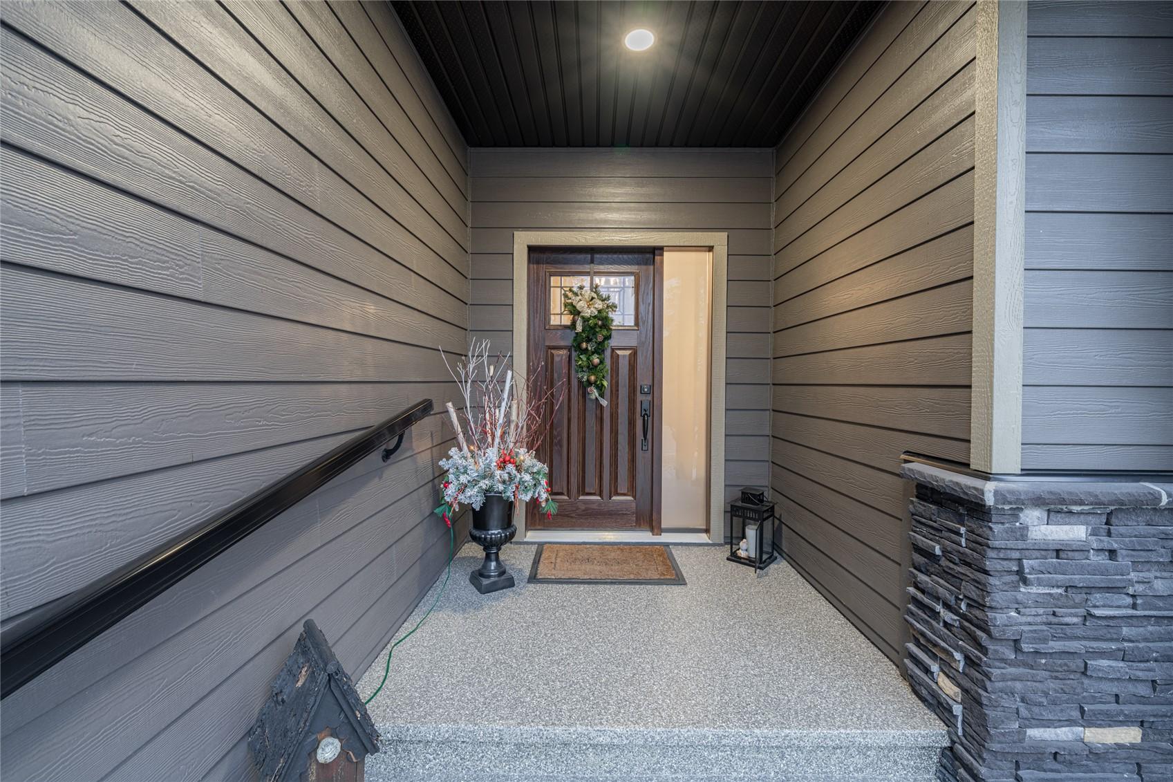 









2444


York

Avenue, 3,
Armstrong,




BC
V0E 1B1

