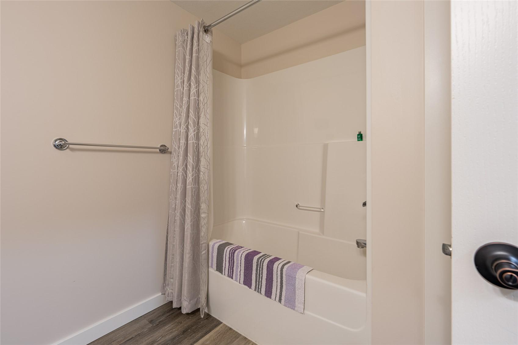 









2444


York

Avenue, 3,
Armstrong,




BC
V0E 1B1

