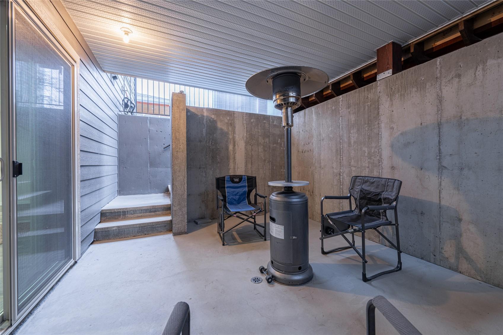 









2444


York

Avenue, 3,
Armstrong,




BC
V0E 1B1

