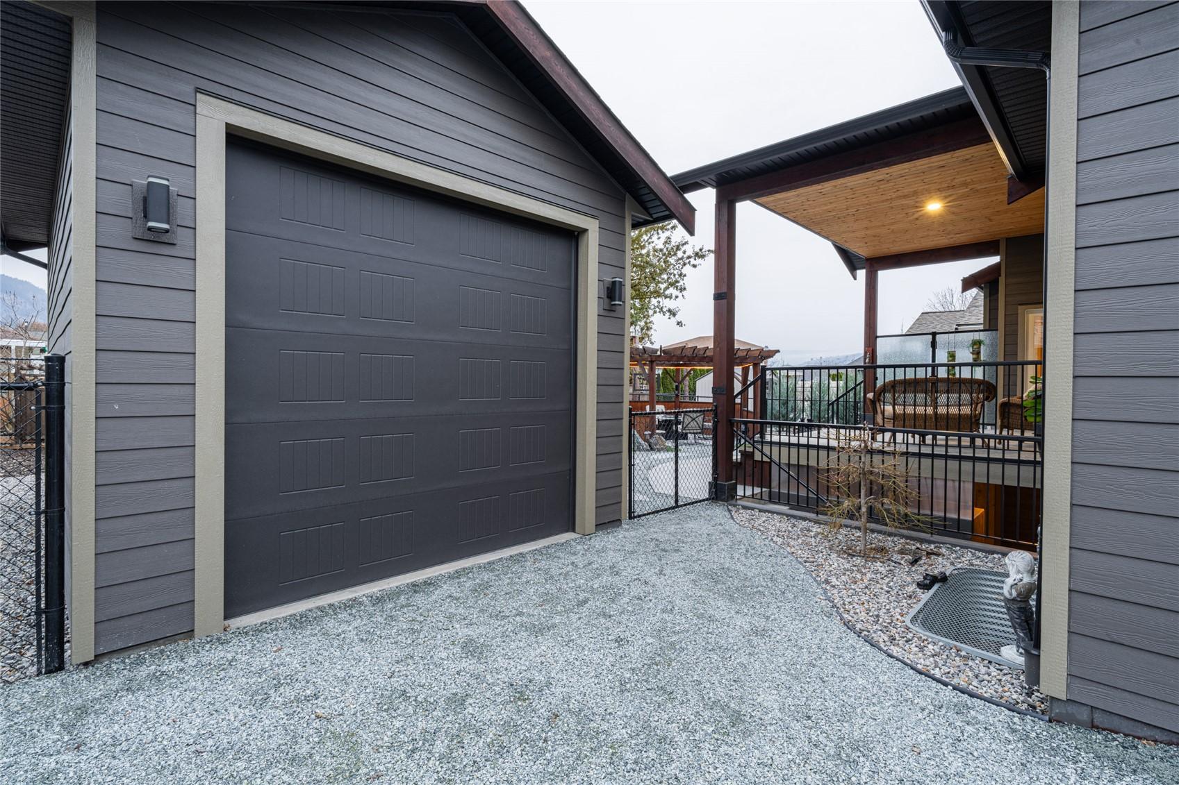 









2444


York

Avenue, 3,
Armstrong,




BC
V0E 1B1

