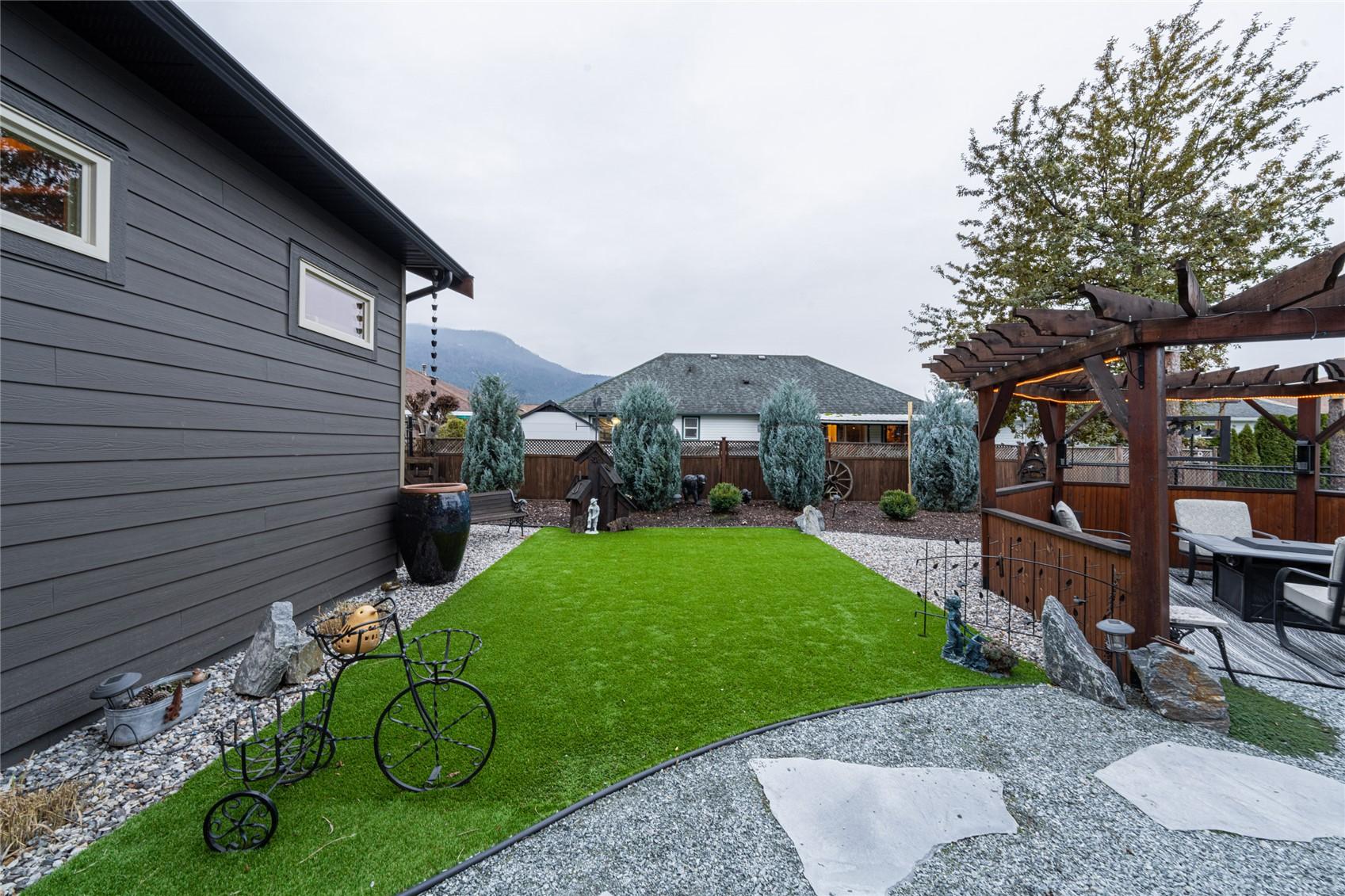 









2444


York

Avenue, 3,
Armstrong,




BC
V0E 1B1

