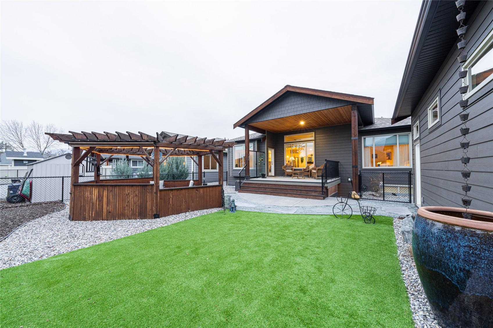 









2444


York

Avenue, 3,
Armstrong,




BC
V0E 1B1

