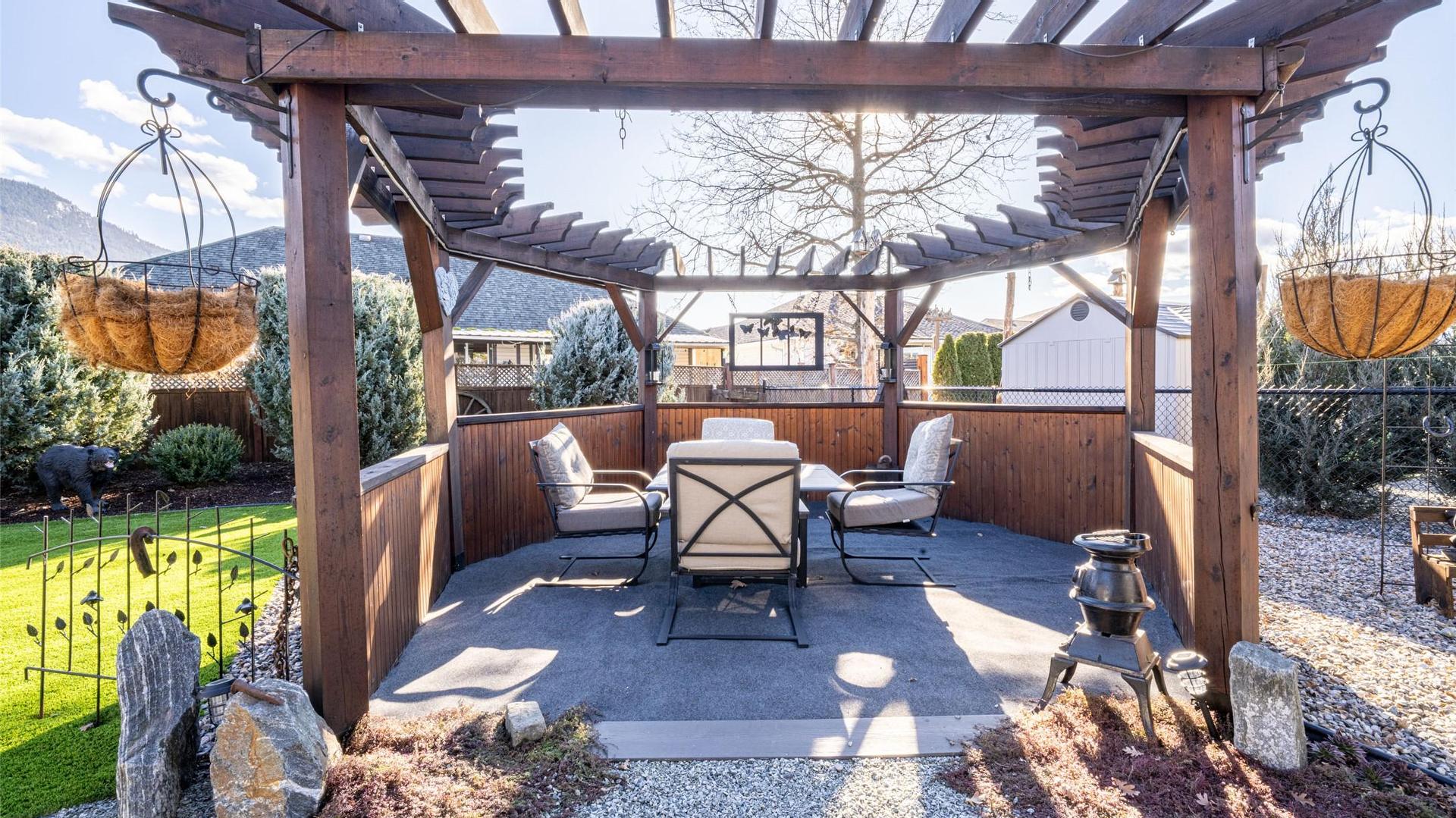 









2444


York

Avenue, 3,
Armstrong,




BC
V0E 1B1

