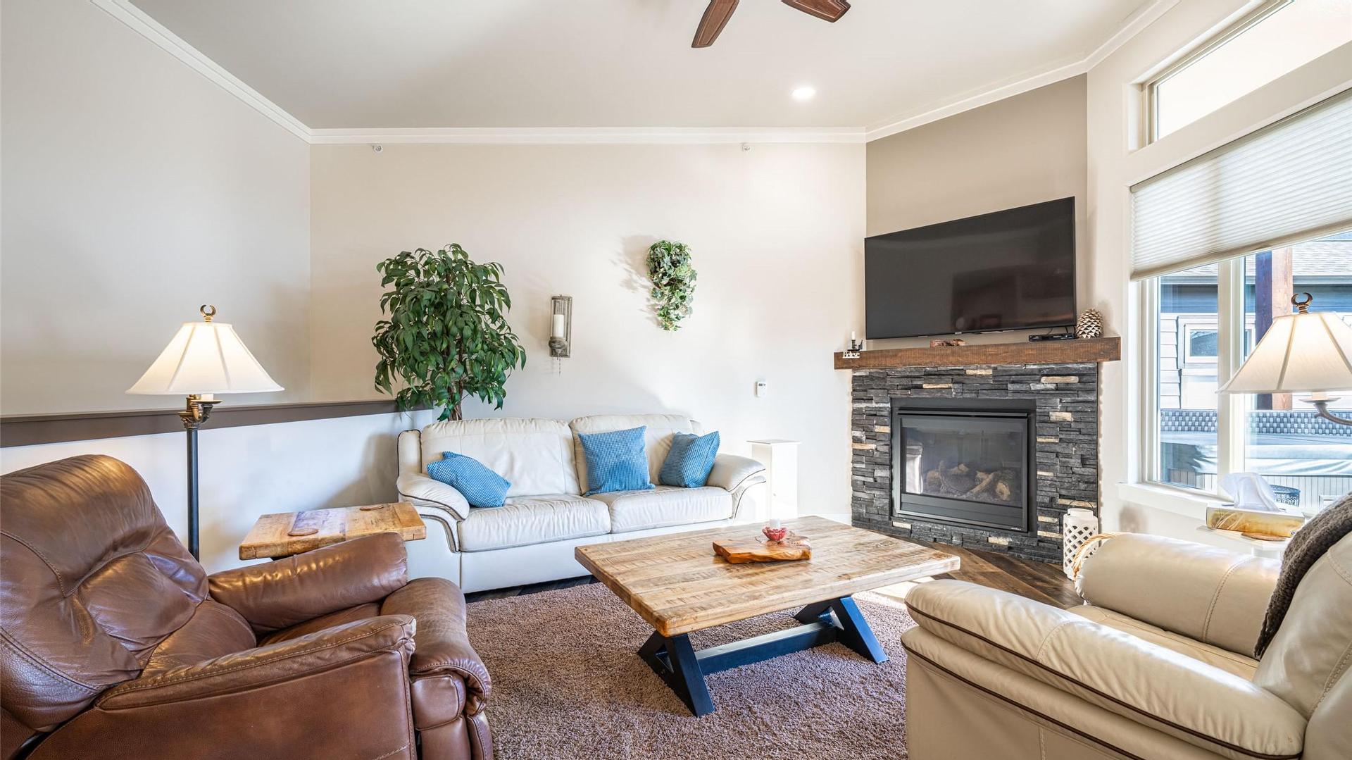 









2444


York

Avenue, 3,
Armstrong,




BC
V0E 1B1

