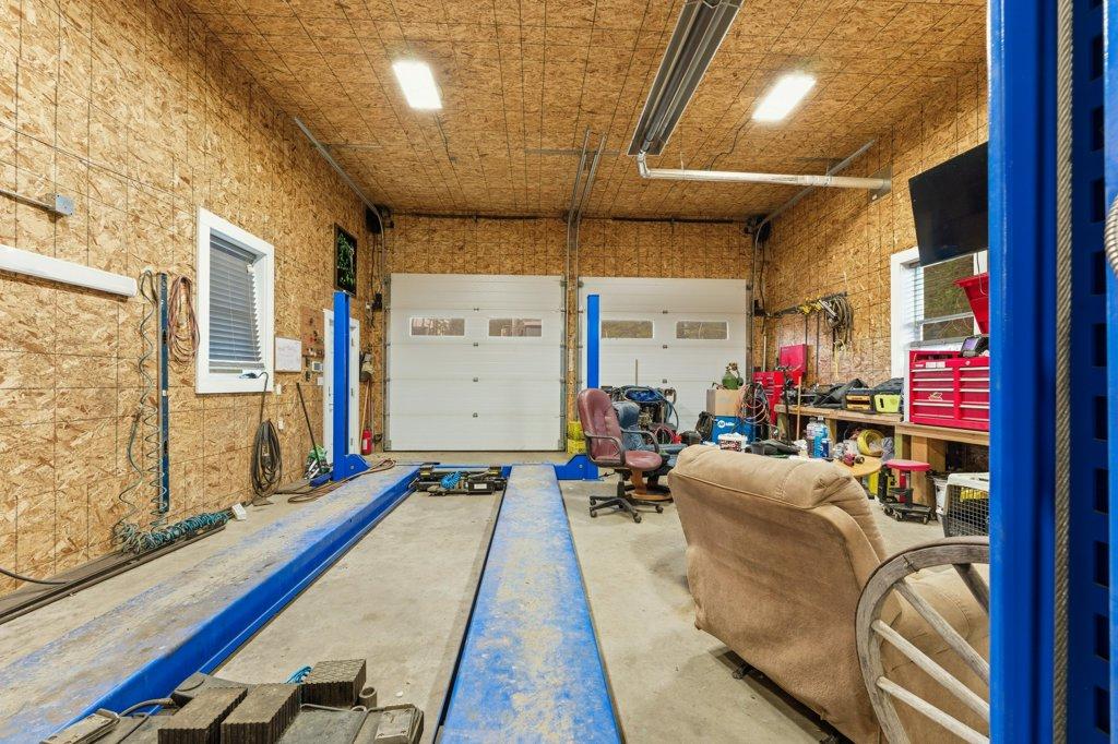 









4370


Round Prairie

Road,
Spallumcheen,




BC
V0E 2B4

