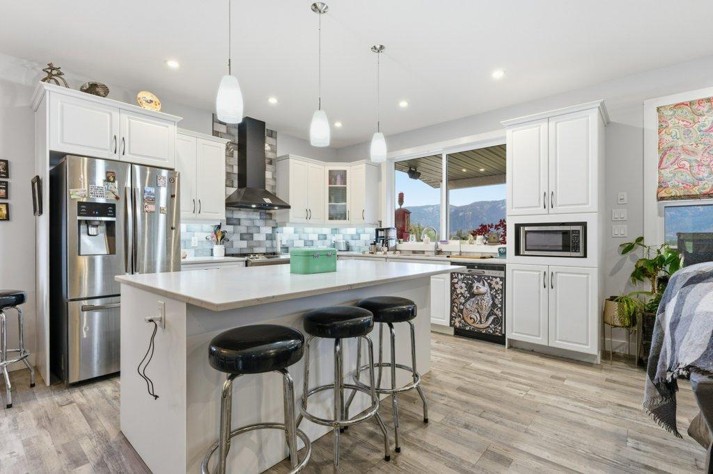 









4370


Round Prairie

Road,
Spallumcheen,




BC
V0E 2B4

