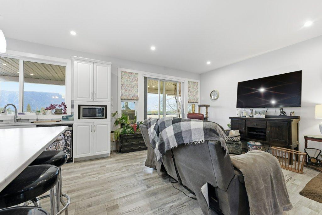 









4370


Round Prairie

Road,
Spallumcheen,




BC
V0E 2B4

