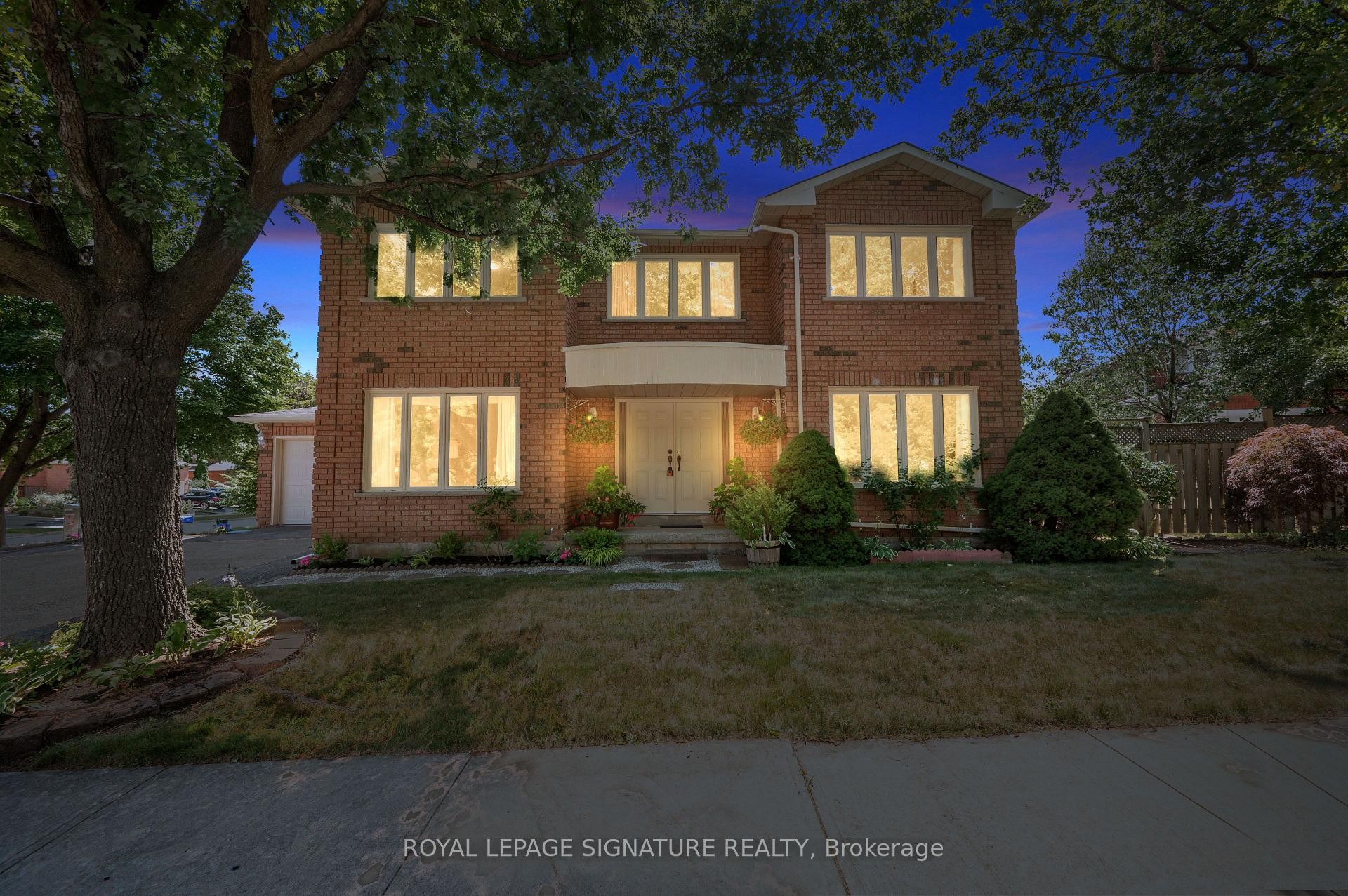 









2921


Caradoc

Lane,
Oakville,




ON
L6J 6W4

