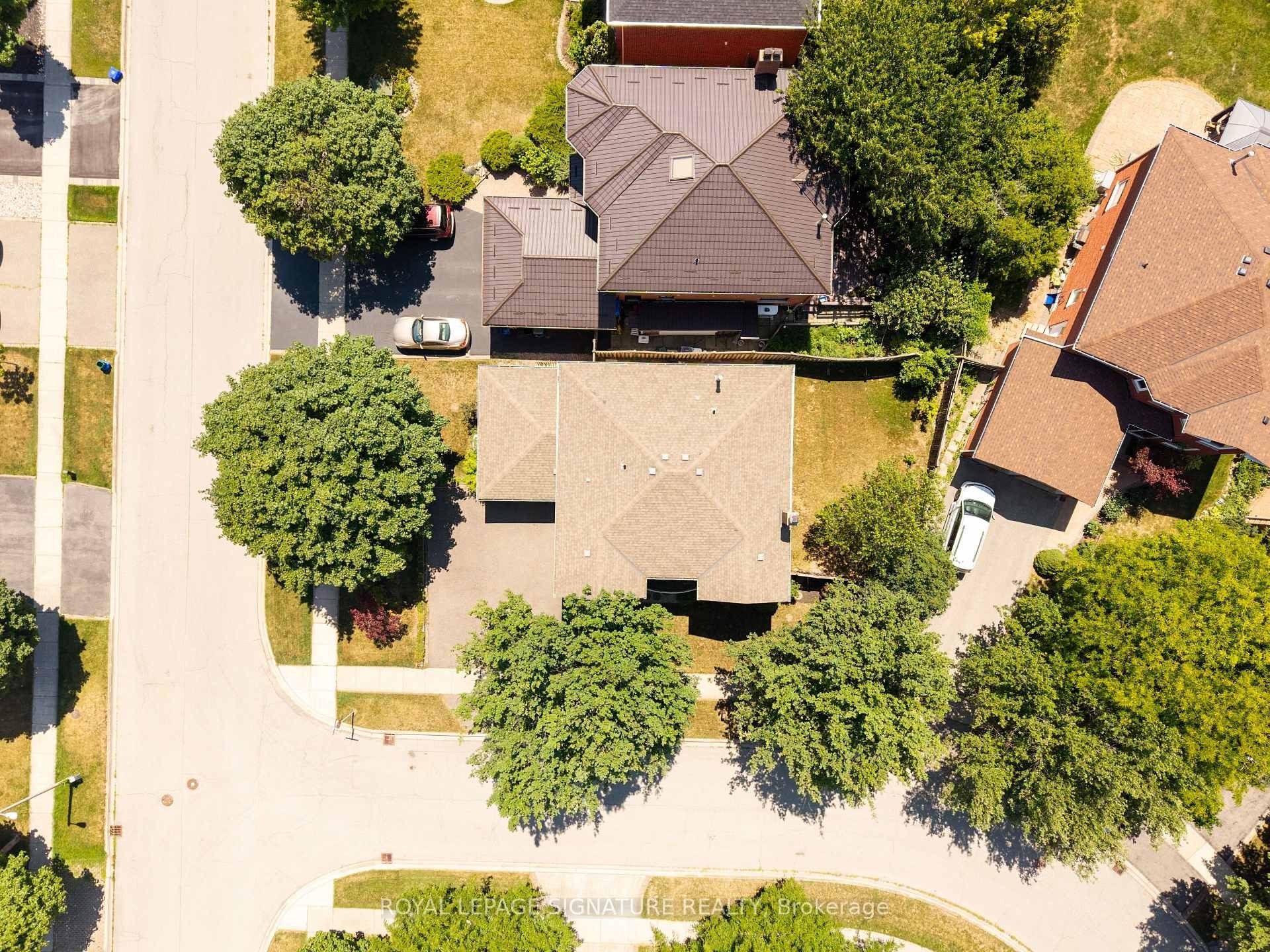 









2921


Caradoc

Lane,
Oakville,




ON
L6J 6W4

