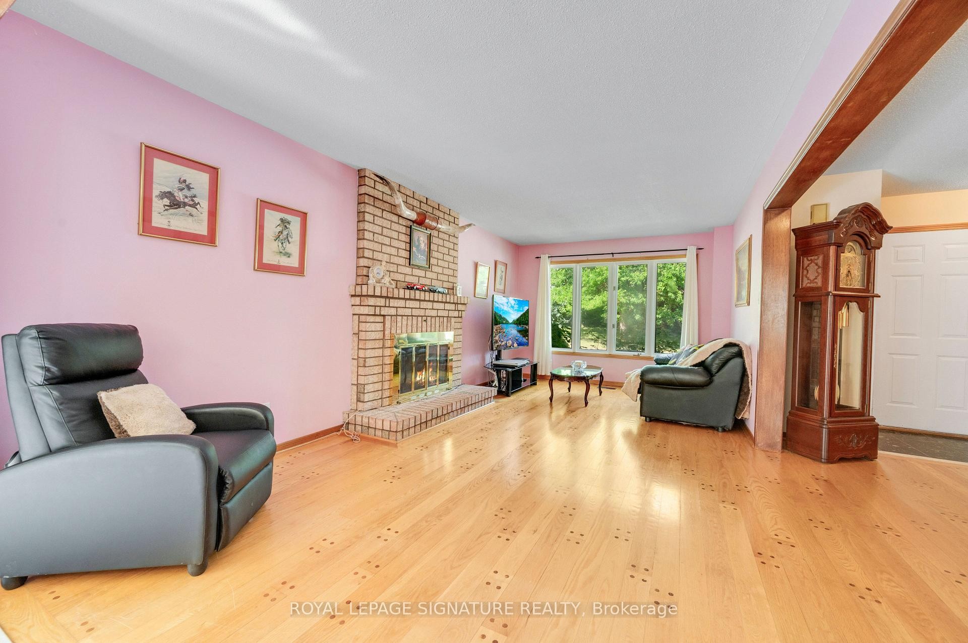 









2921


Caradoc

Lane,
Oakville,




ON
L6J 6W4

