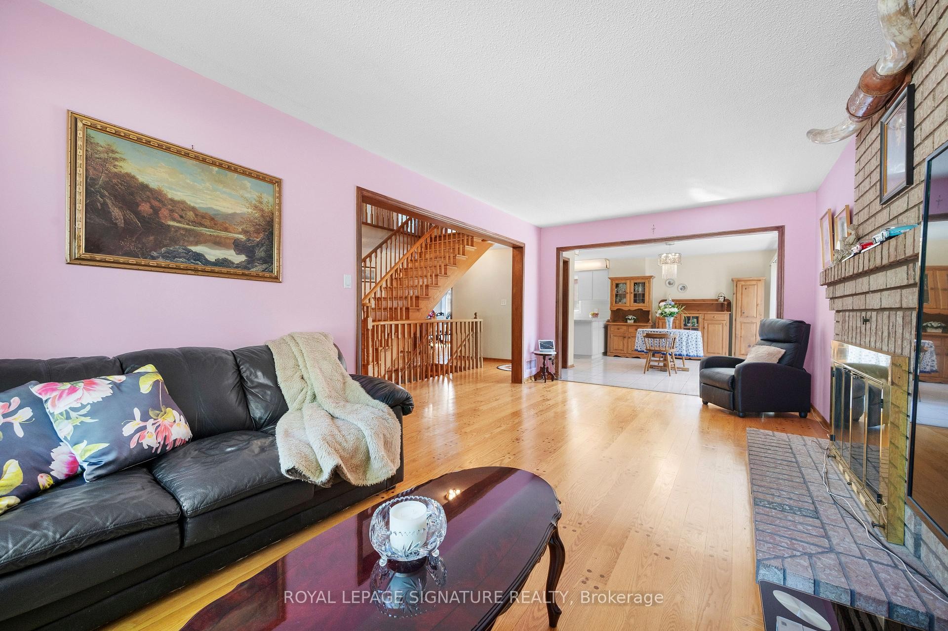 









2921


Caradoc

Lane,
Oakville,




ON
L6J 6W4

