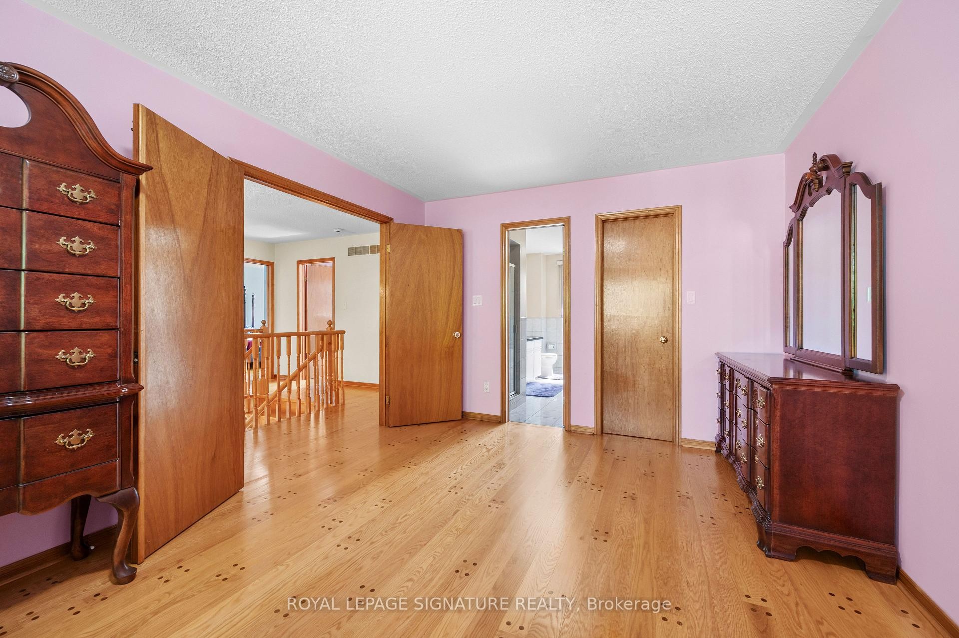 









2921


Caradoc

Lane,
Oakville,




ON
L6J 6W4

