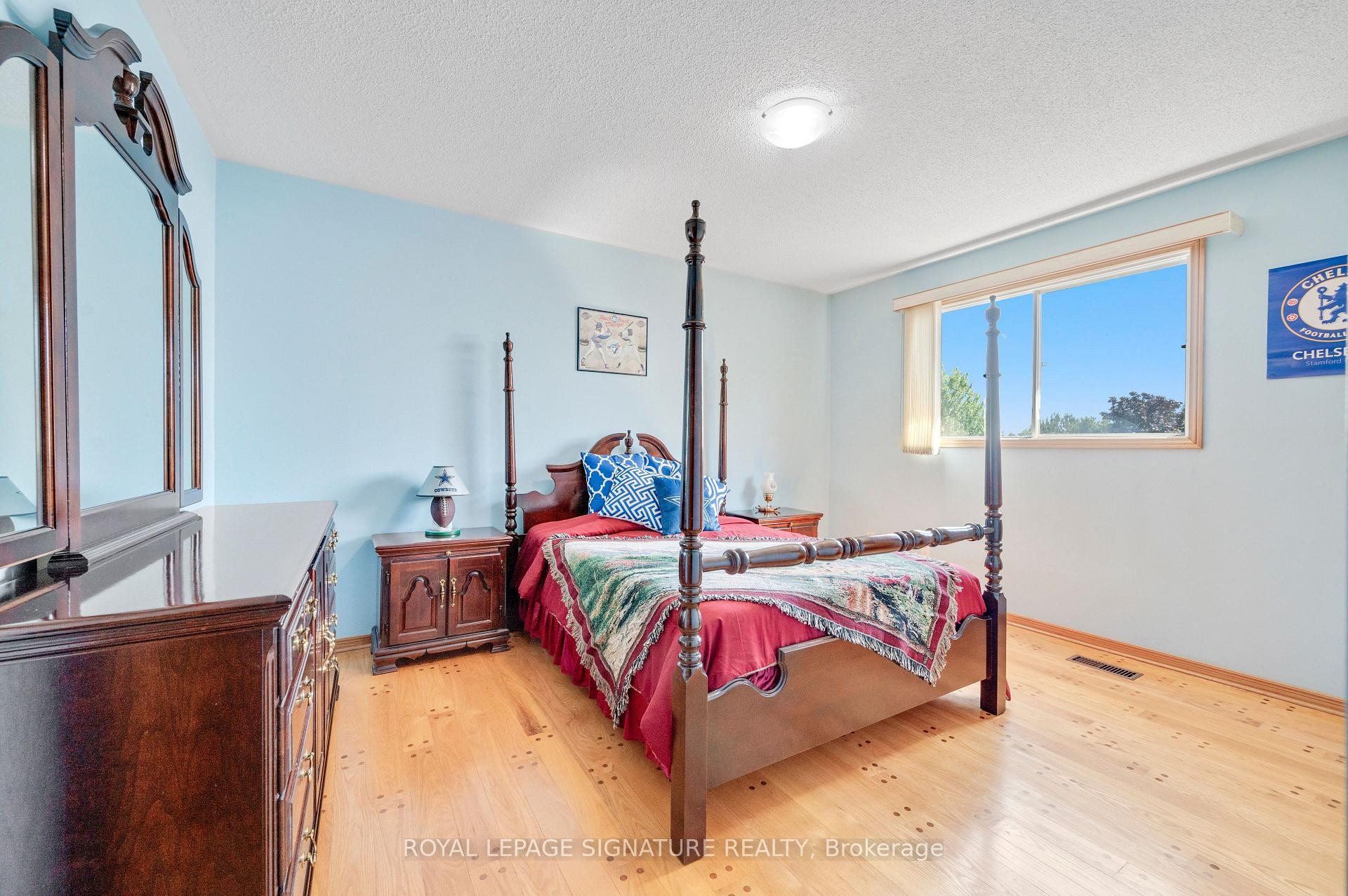 









2921


Caradoc

Lane,
Oakville,




ON
L6J 6W4

