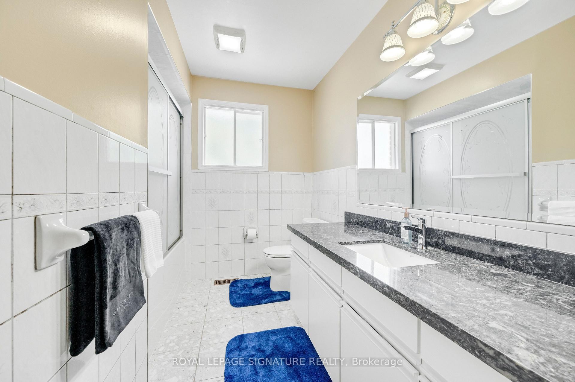 









2921


Caradoc

Lane,
Oakville,




ON
L6J 6W4

