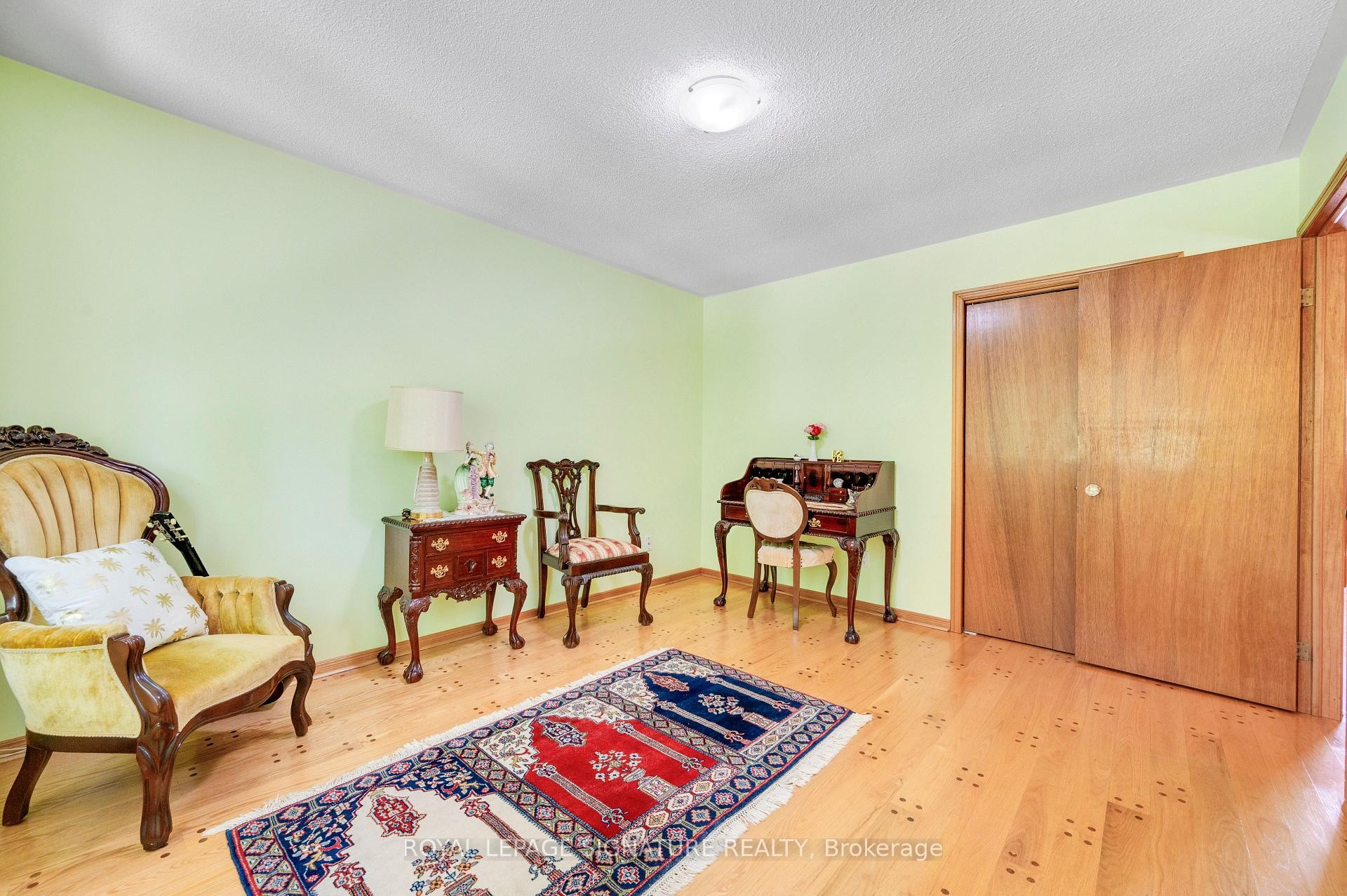 









2921


Caradoc

Lane,
Oakville,




ON
L6J 6W4

