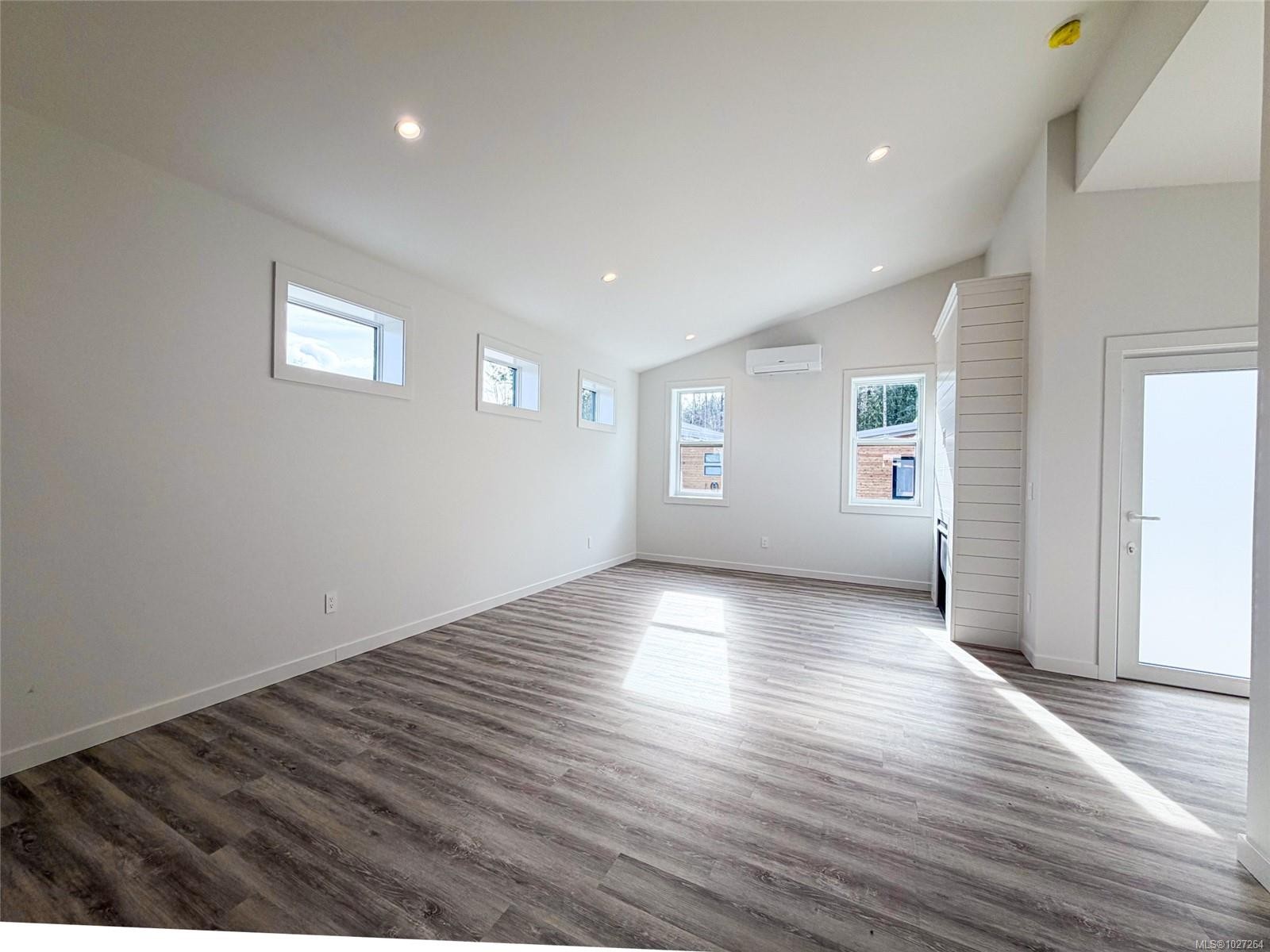 









3025


Royston

Rd, 18,
Cumberland,




BC
V0R 1S0

