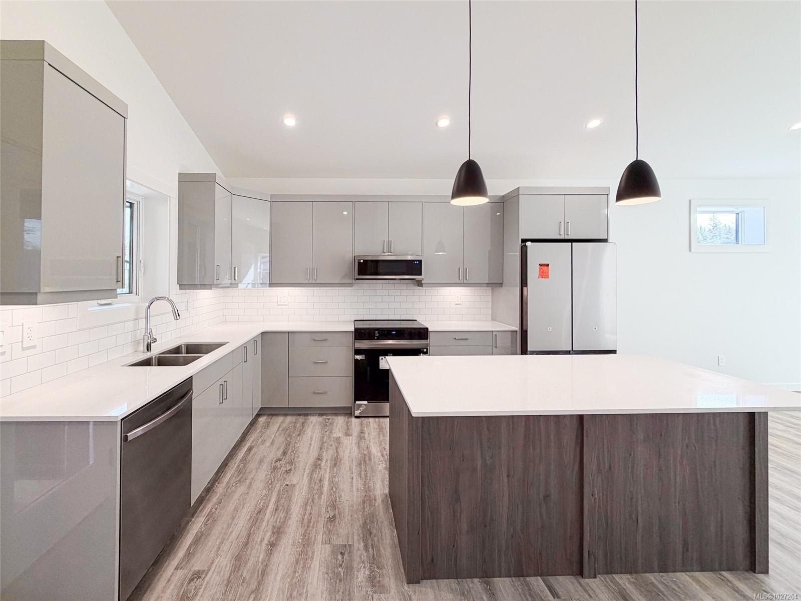 









3025


Royston

Rd, 18,
Cumberland,




BC
V0R 1S0


