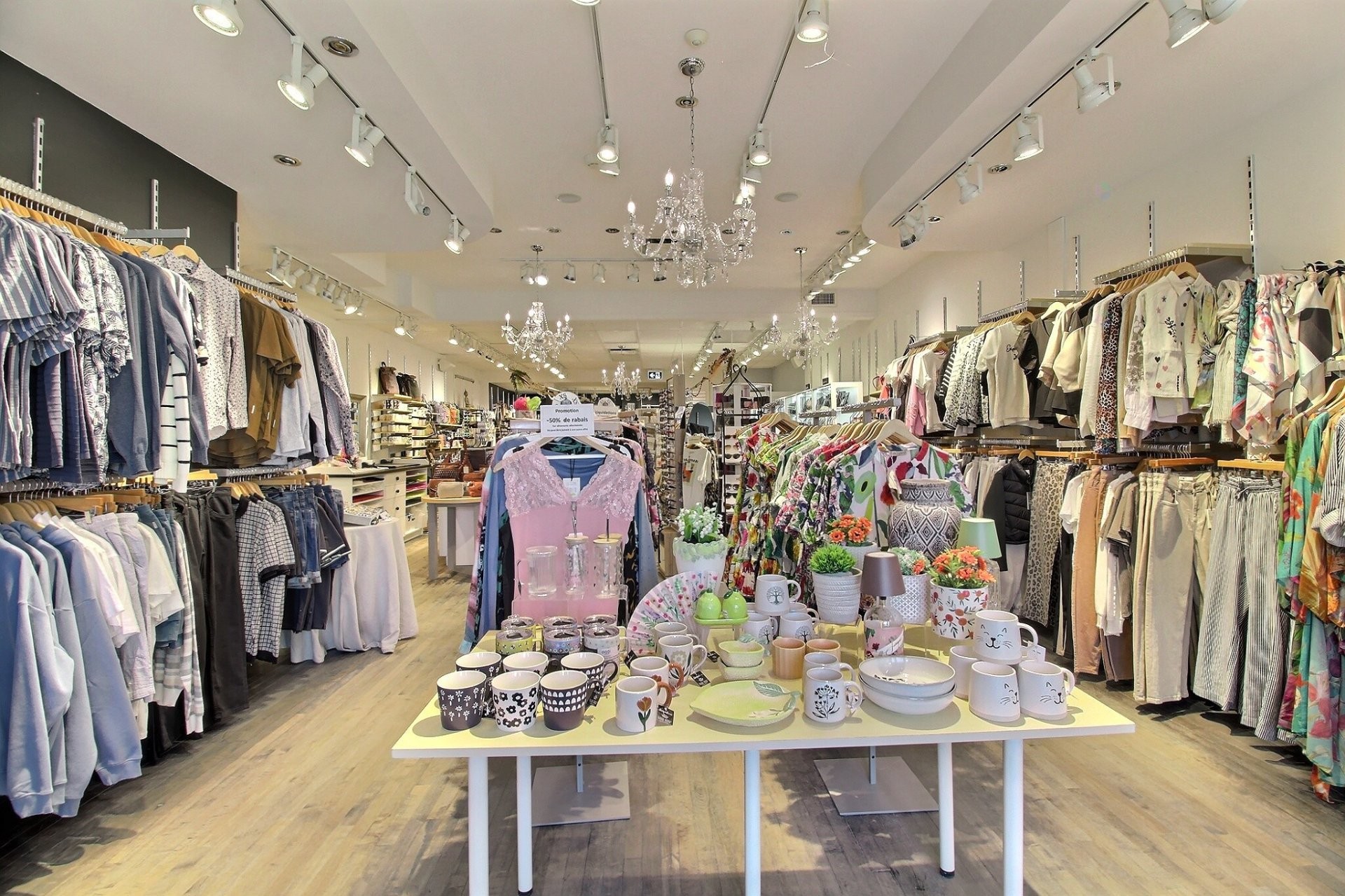 









366


Rue Principale O.

,
Magog,




QC
J1X2A9

