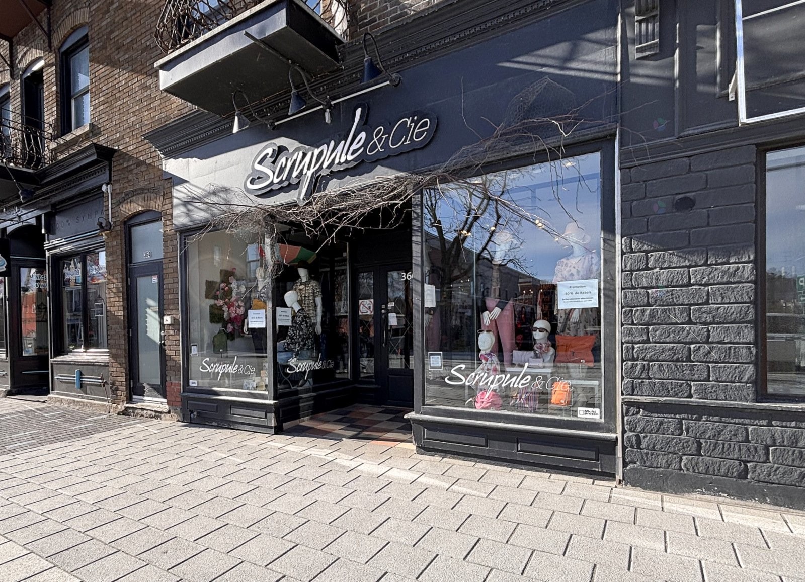 









366


Rue Principale O.

,
Magog,




QC
J1X2A9

