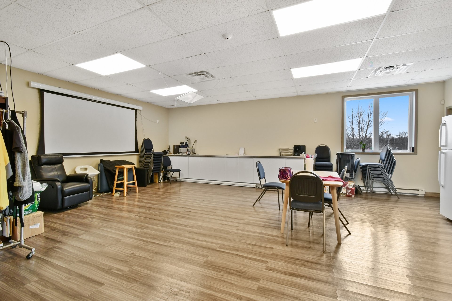 









1360


Rue Louis-Marchand

,
Beloeil,




QC
J3G6S3

